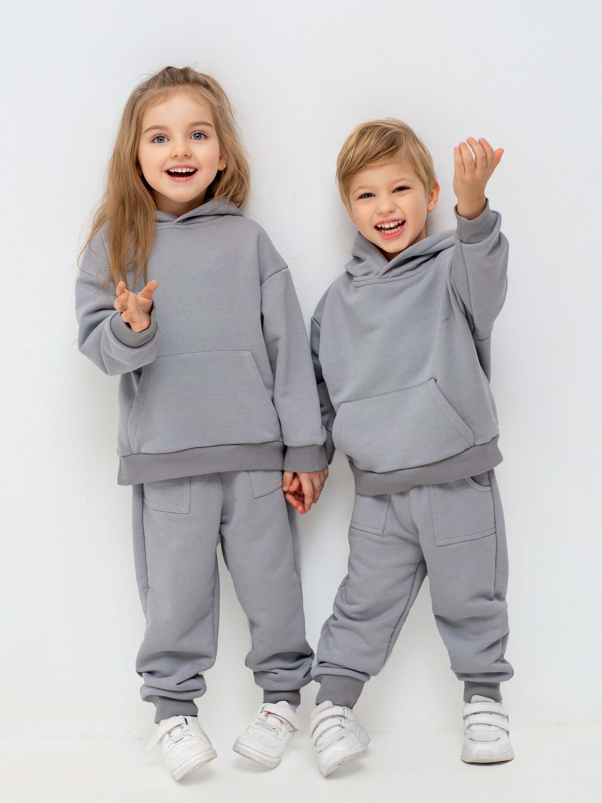 Модель ребенок мальчик для маркетплейсов — Андрей. ТМ Продакшн — Съемка для маркетплейсов в Москве