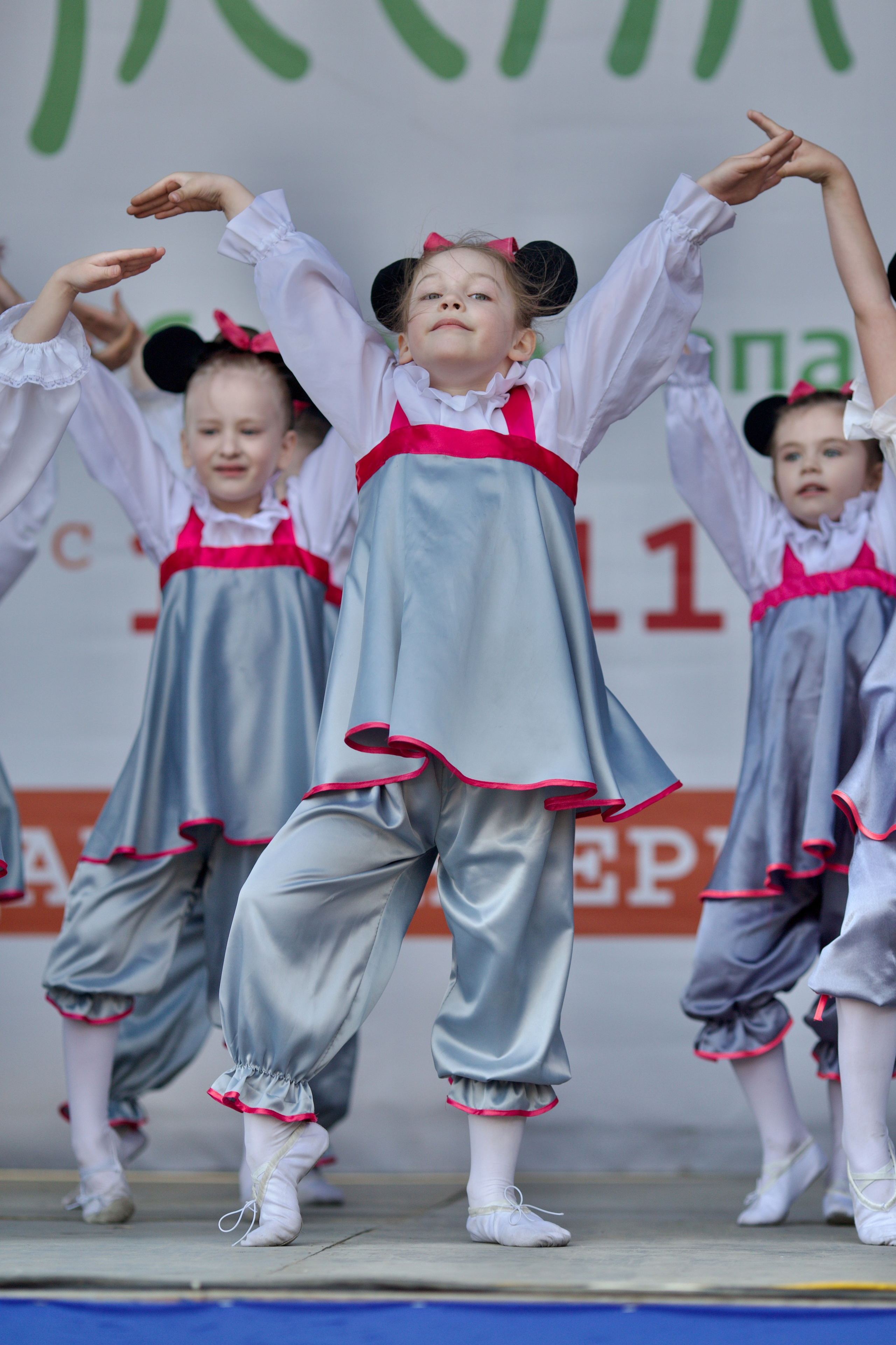 Разные выступления. Школьные выпускные альбомы в Москве Марина Николаева