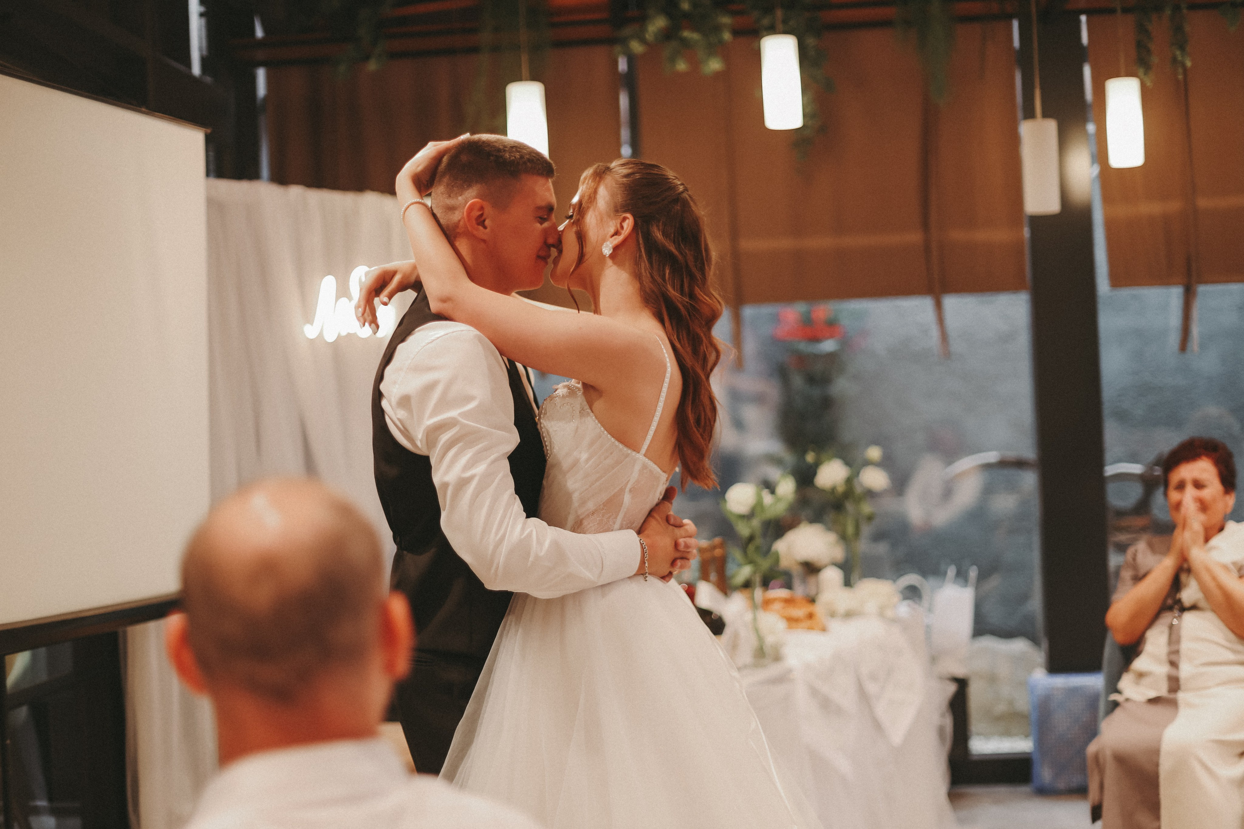 «А покажите съемку банкета)». Главная