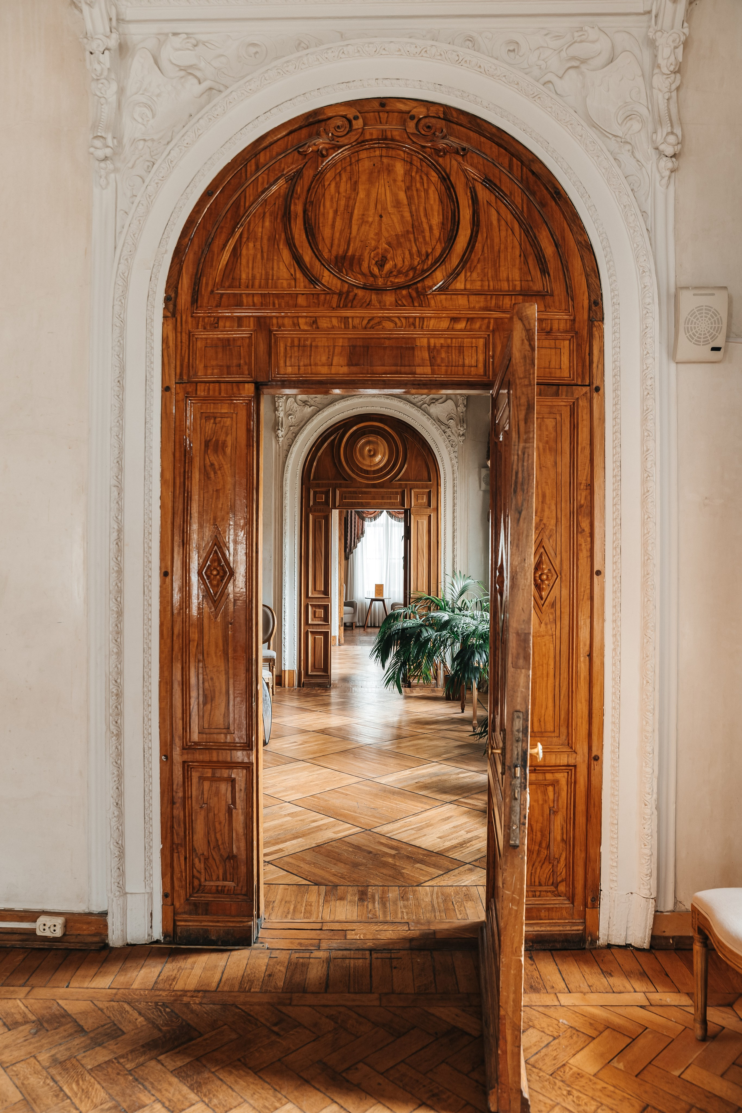 Свадебная фотосессия в Библиотеке-читальне им. А. С. Пушкина. Фотограф и видеограф Анна Домашенко