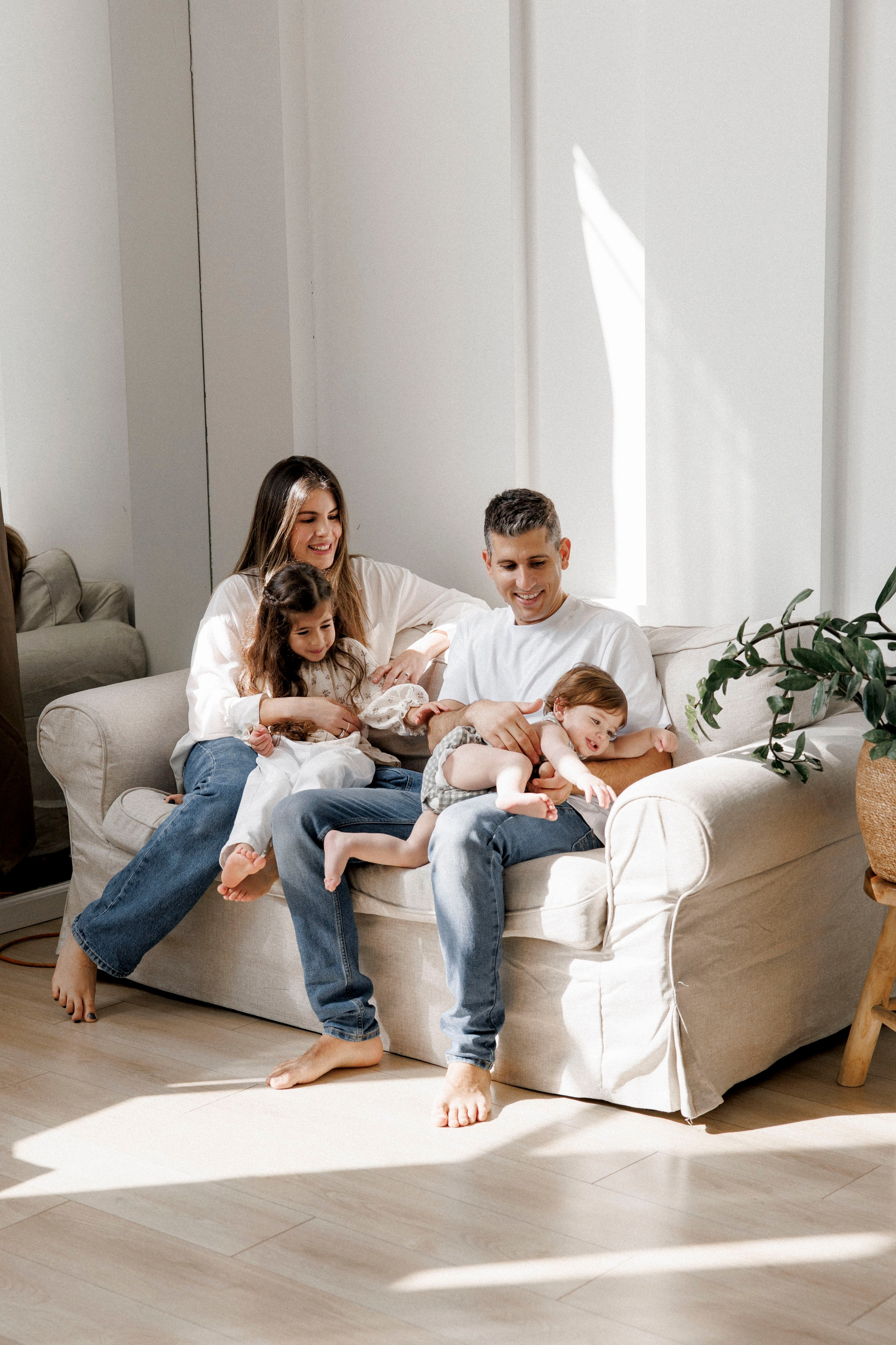 One year inside the White studio. Wedding and family photographer