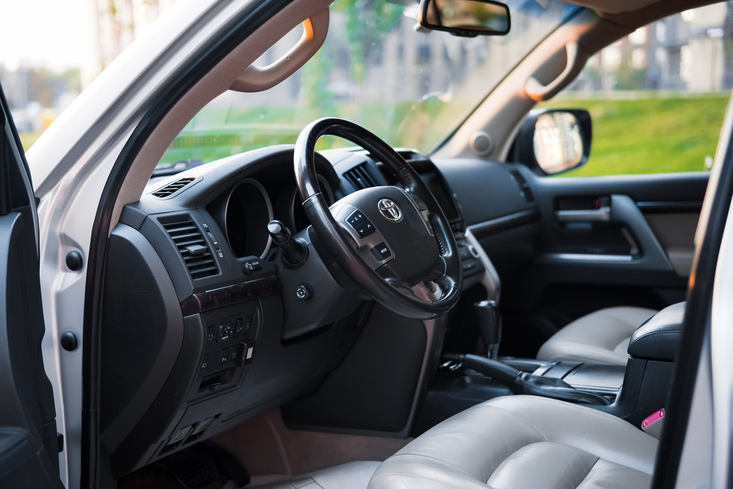 Toyota Land Cruiser 200. AutoAlexArt