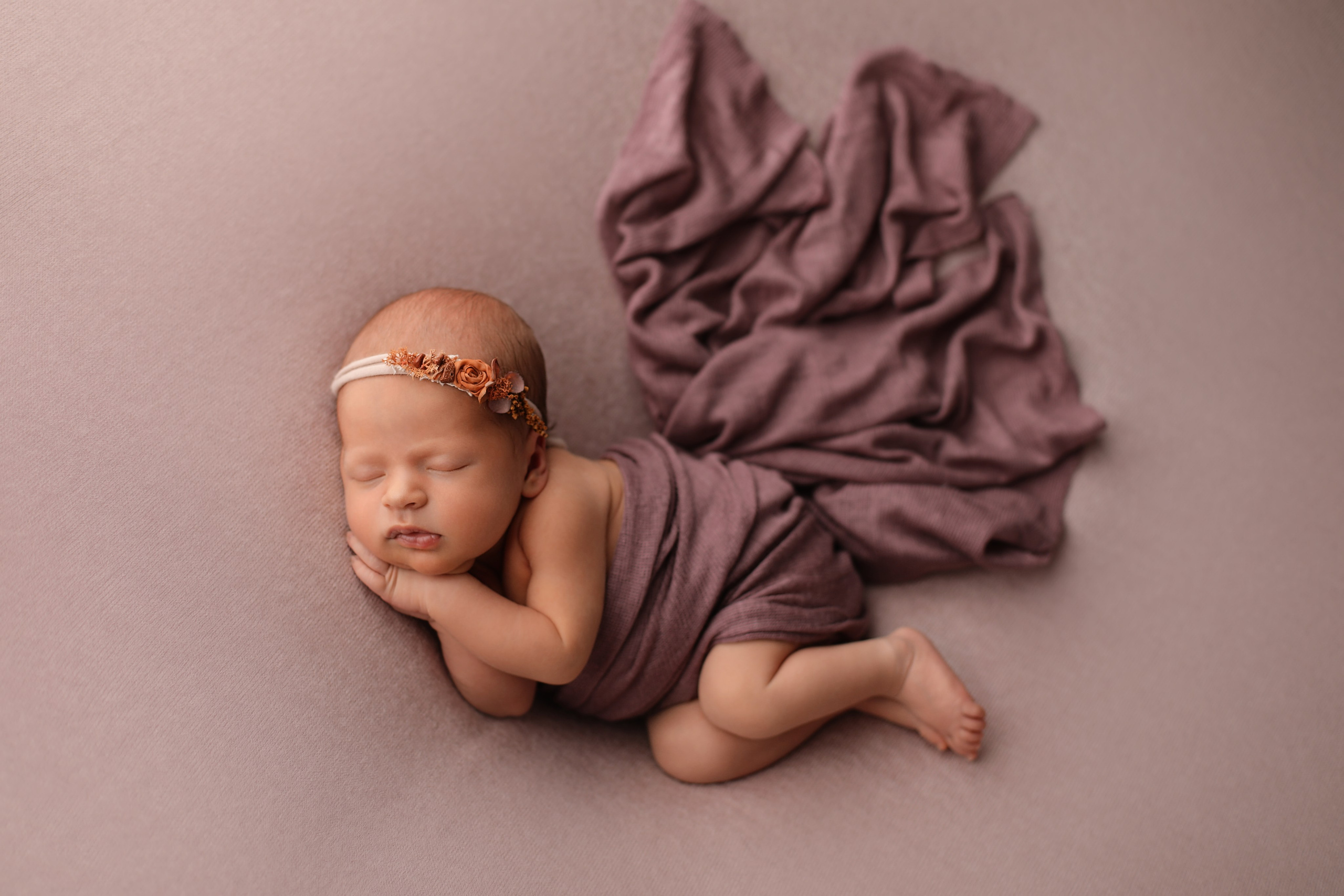 PH @anna_molodykh_newborn.almaty. Retoucher Aleksmokh