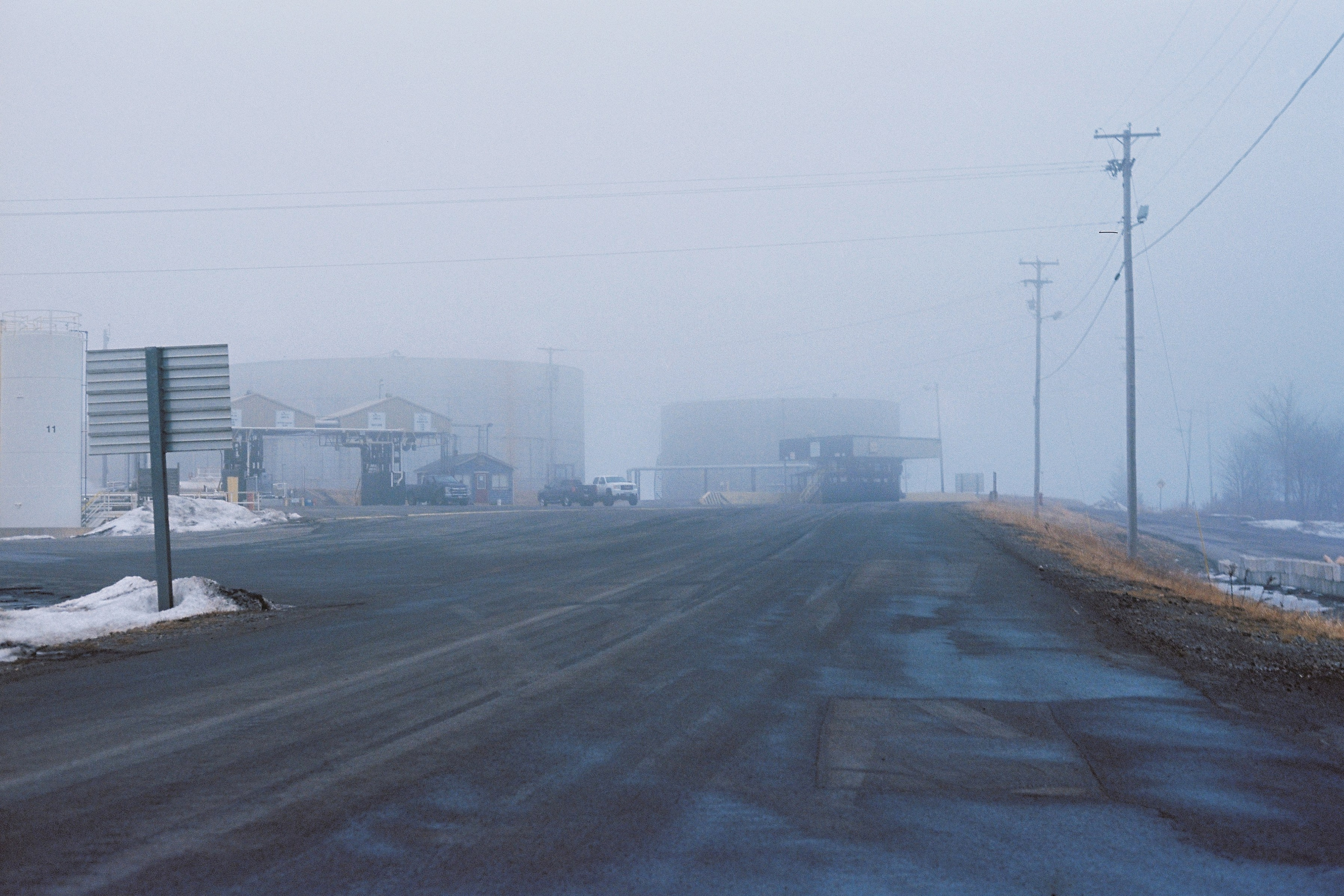 морской нефтяной терминал в тумане