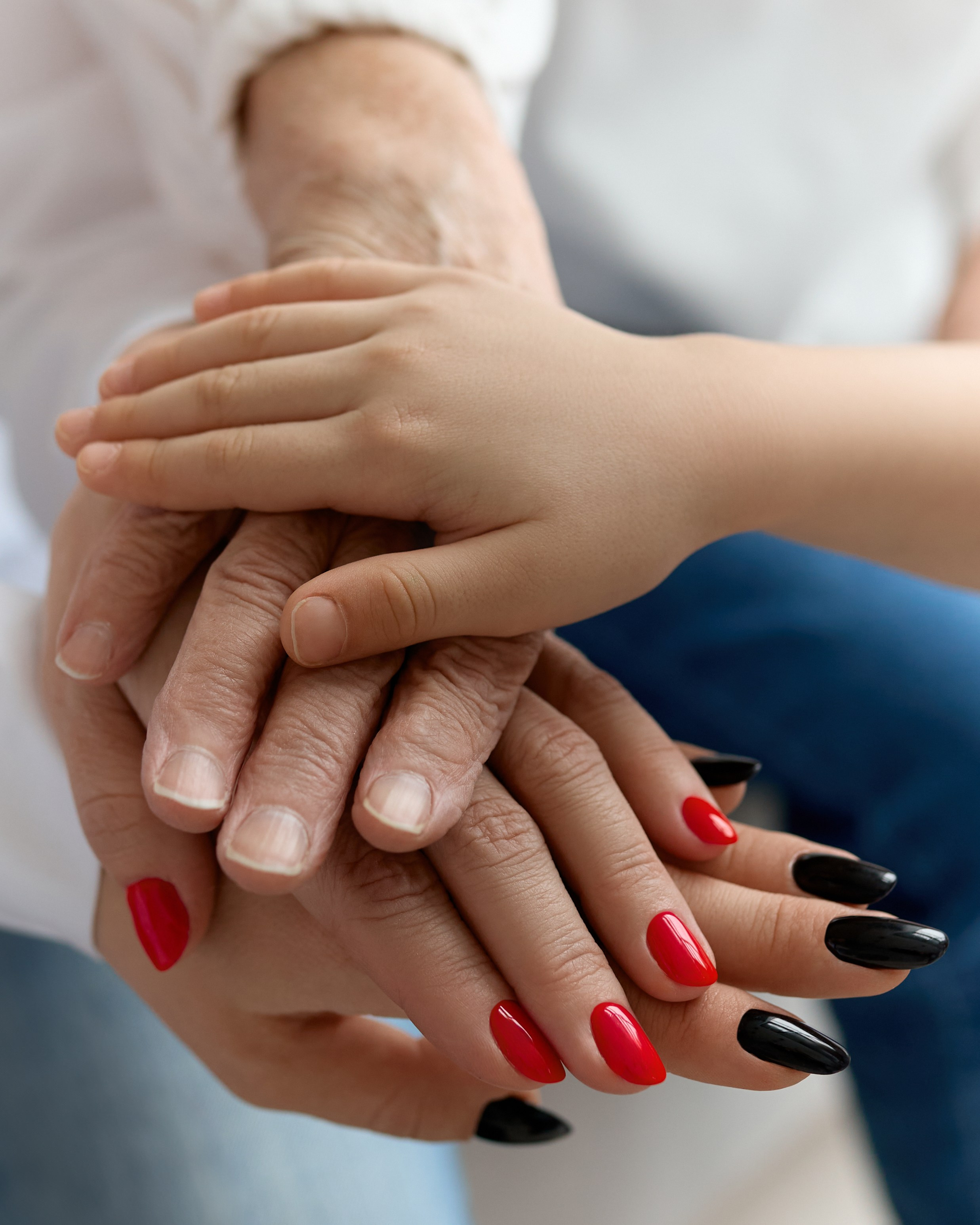 Семейная съемка в фотостудии. Сестры Карабаза. Фотографы и ретушеры в Москве и Санкт-Петербурге