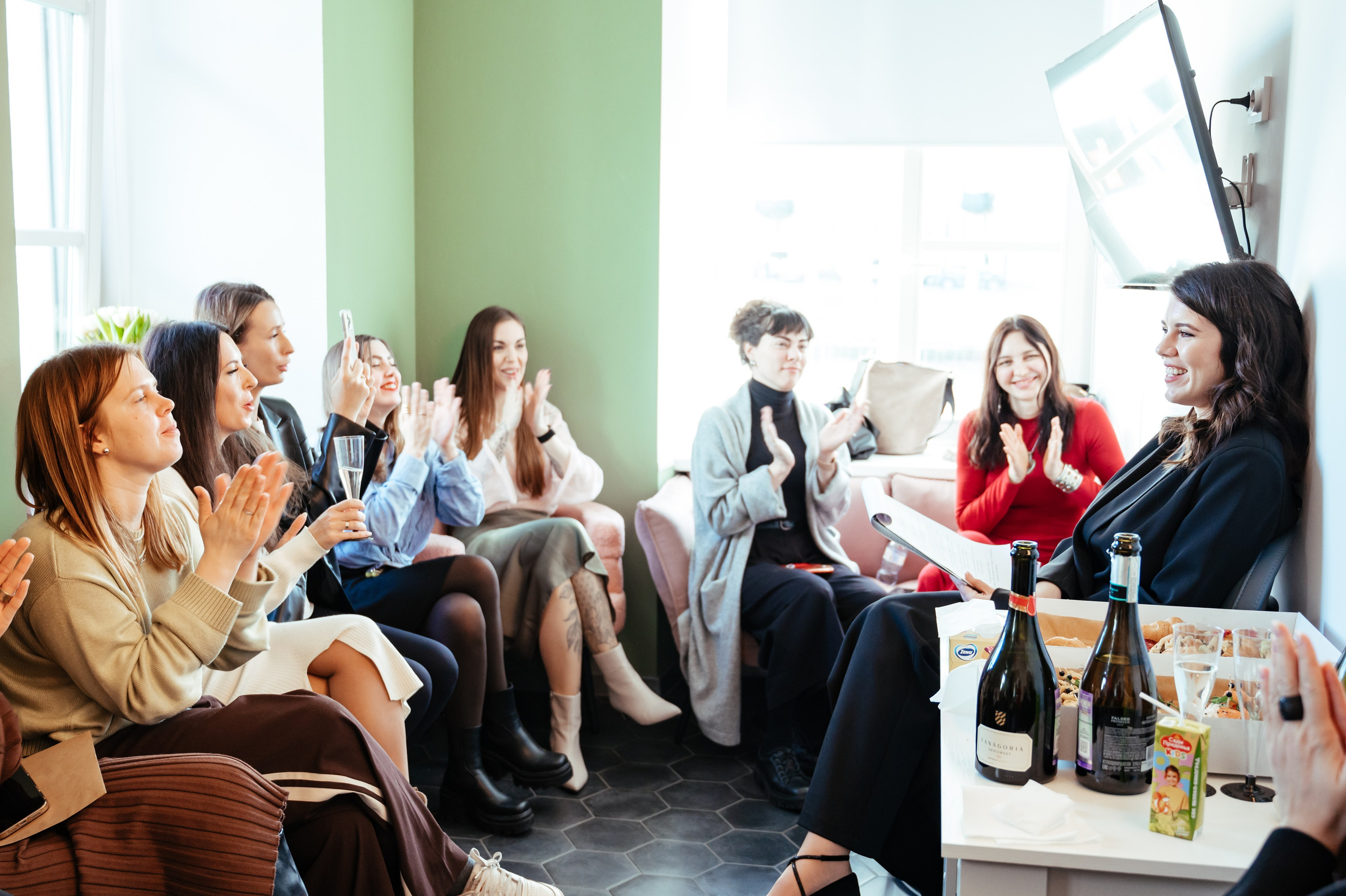 Открытие стоматологии Smile Is. Анастасия Петрович фотограф, фотокорреспондент в Москве и Санкт-Петербурге. Фотосъёмка репортажа, мероприятия, корпоративная съёмка, контент