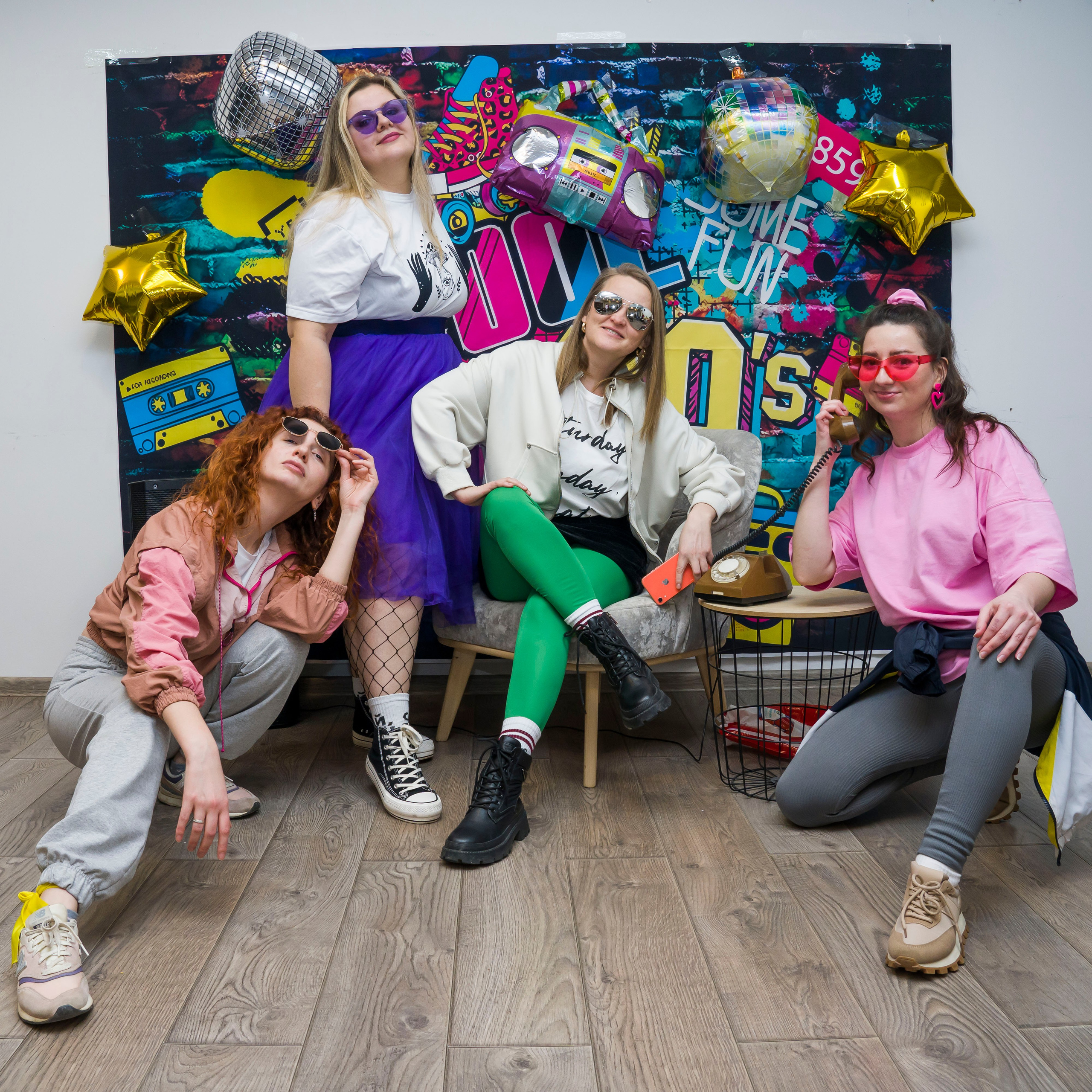 яркий корпоратив в стиле 90-х