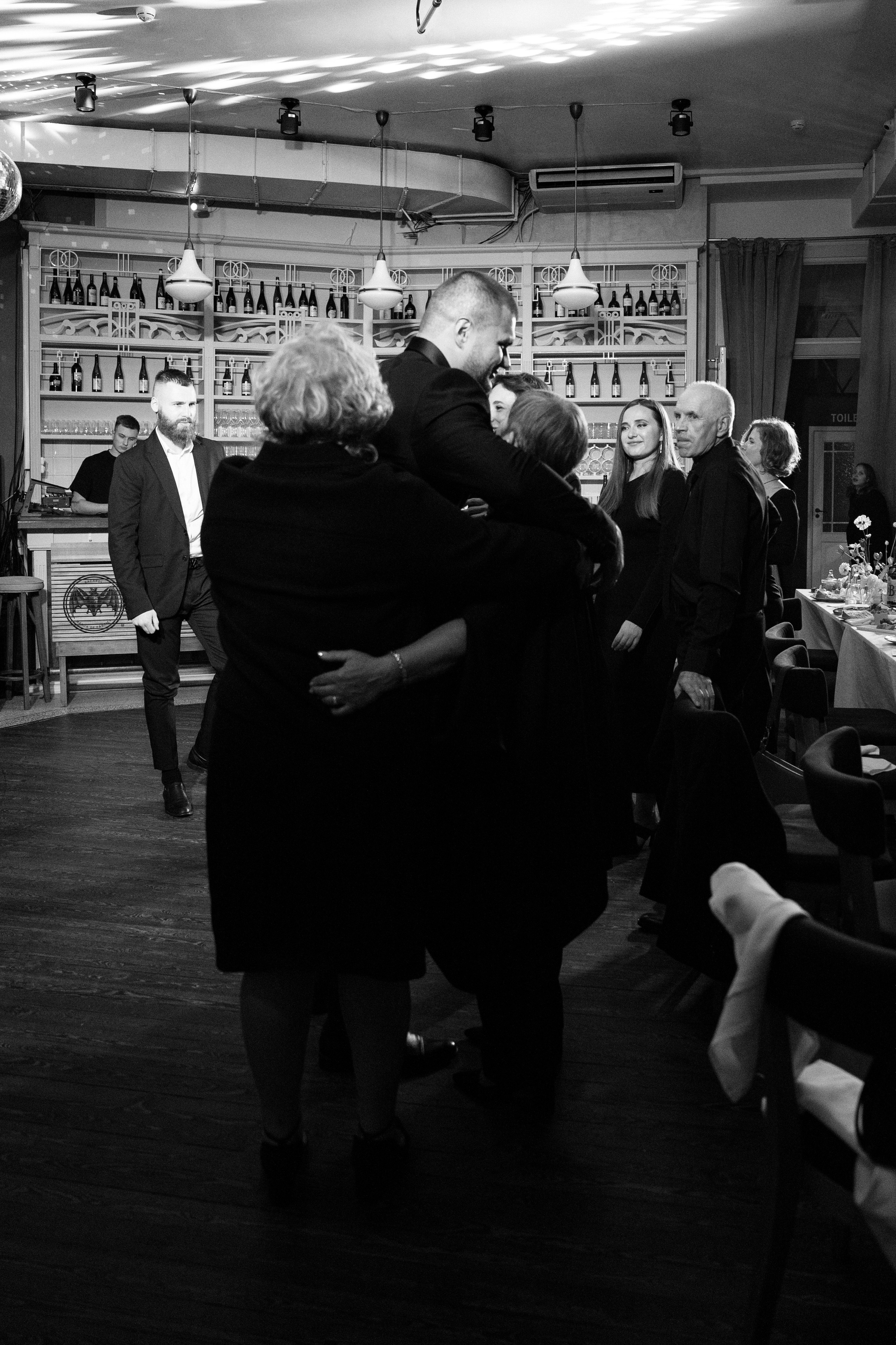 Свадьба в сошиал клабе. Свадебный фотограф организатор в Санкт-Петербурге Ассоль Опарина