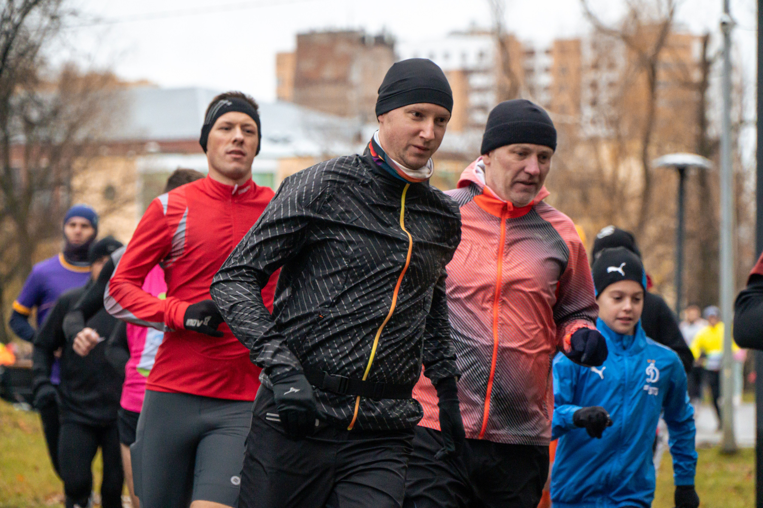 5 вёрст Реутов 16.11.2024. Роман Капилюшов. Бег. Фото. Видео. г. Люберцы