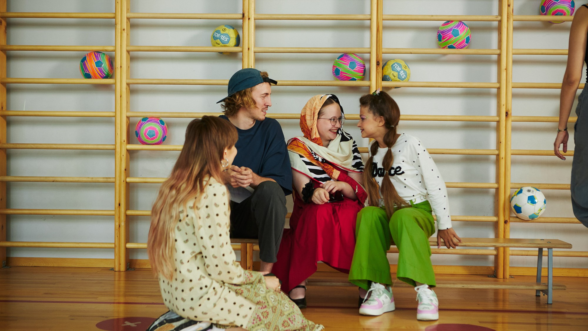 Бэкстейдж сериала «Школота» — репортажная фотосъёмка съёмочного процесса. Репортажный фотограф в Москве — Дмитрий Тарасов | Съёмка мероприятий, концертов, корпоративов