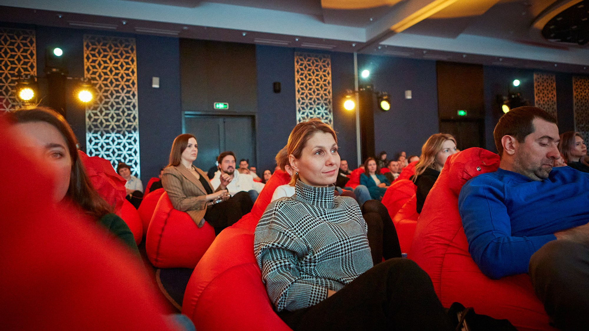 Фотограф на корпоративе BACARDI Golden Bat — репортажная съёмка в Москве. Репортажный фотограф в Москве — Дмитрий Тарасов | Съёмка мероприятий, концертов, корпоративов