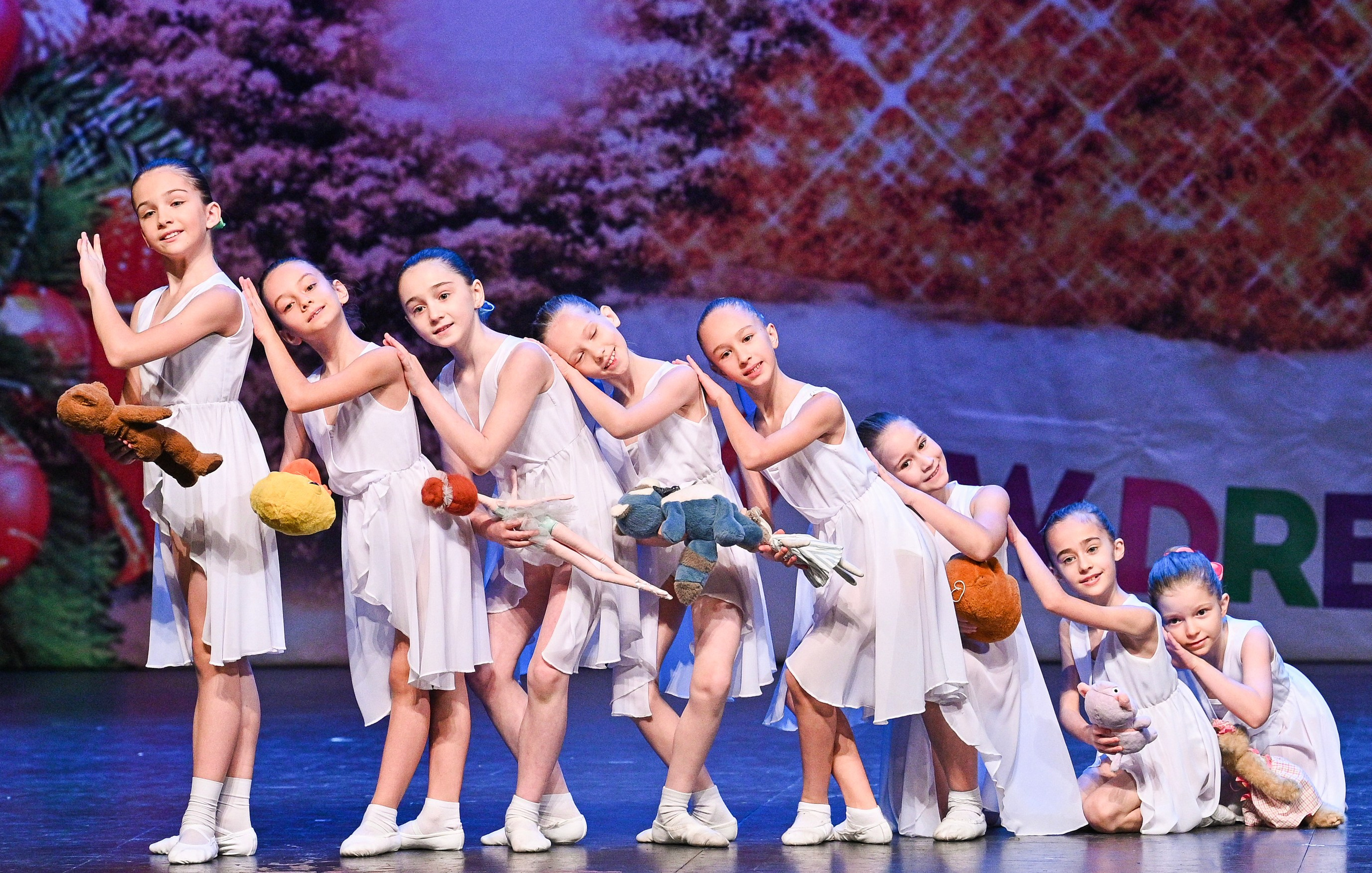 14.11.2024 «Новогодний Звездопад Талантов» Фестивальное движение «Шаг к мечте» г. Москва. Медиастудия Фото Концепт