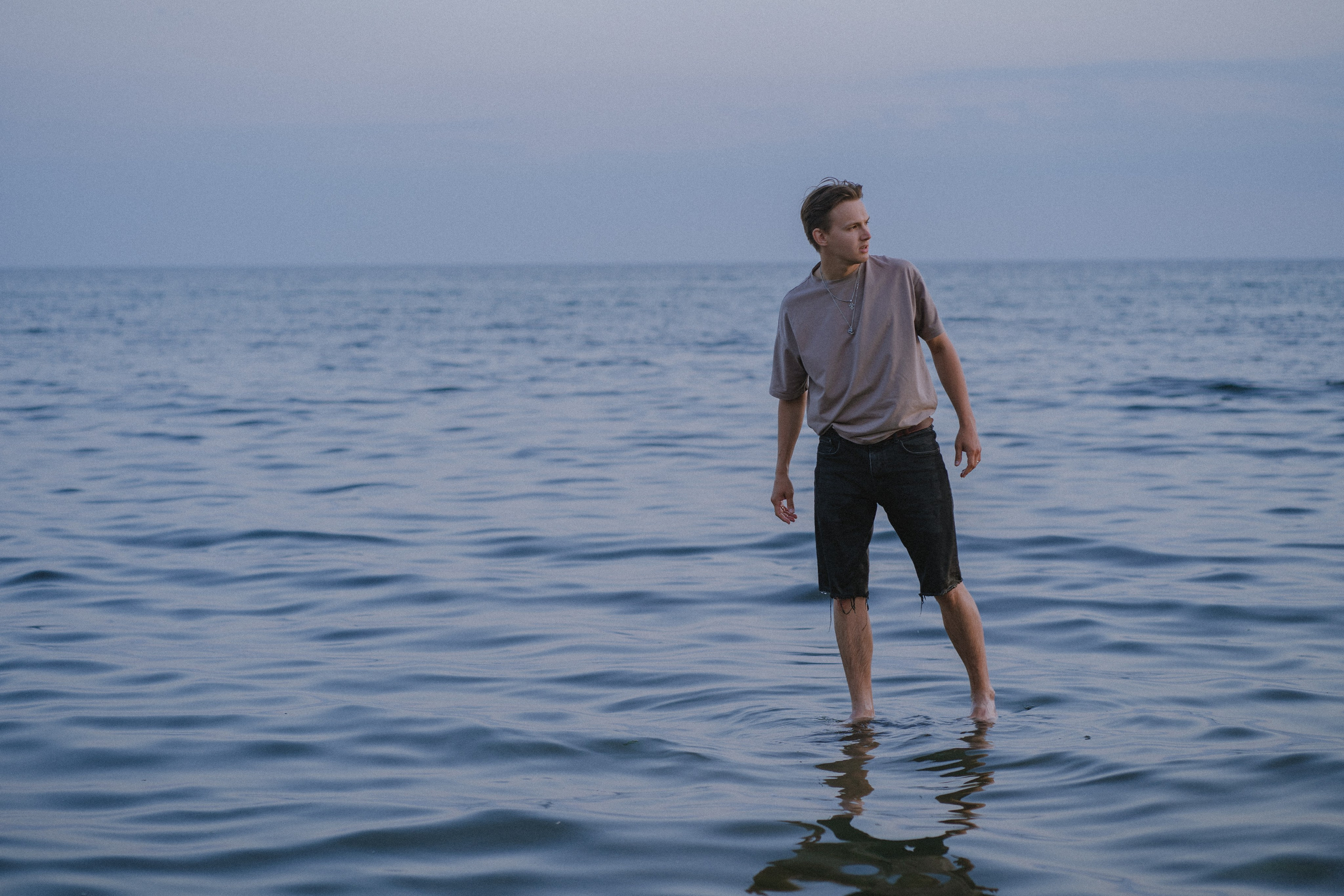 Последствие случайной встречи. Обложка сингла + контент-съемка. Творческие фотосессии в Москве. Фотоальбом лидера группы ЯЛО