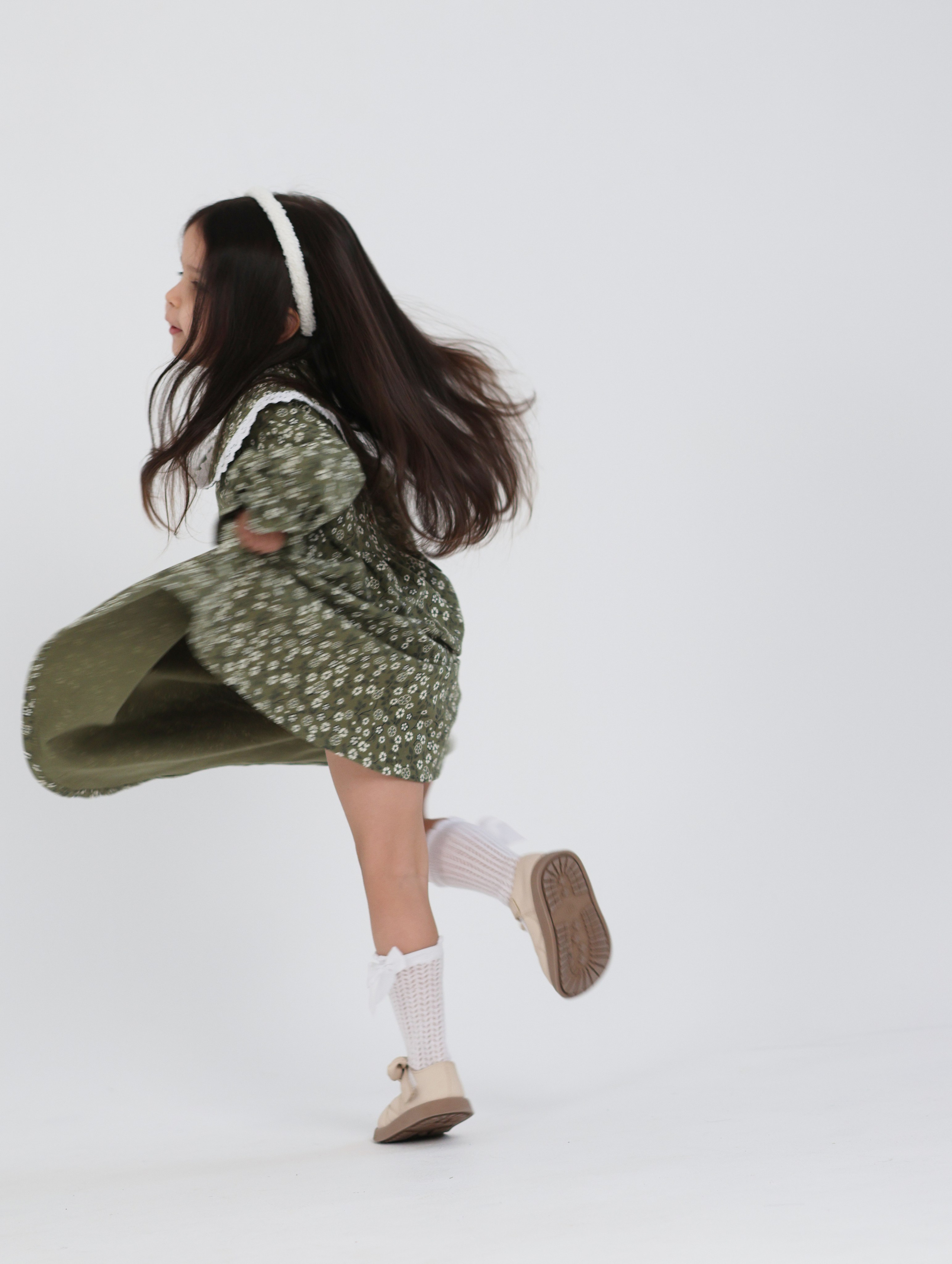 Платья детские. Фото съемка товаров для макретплейсов Воронеж