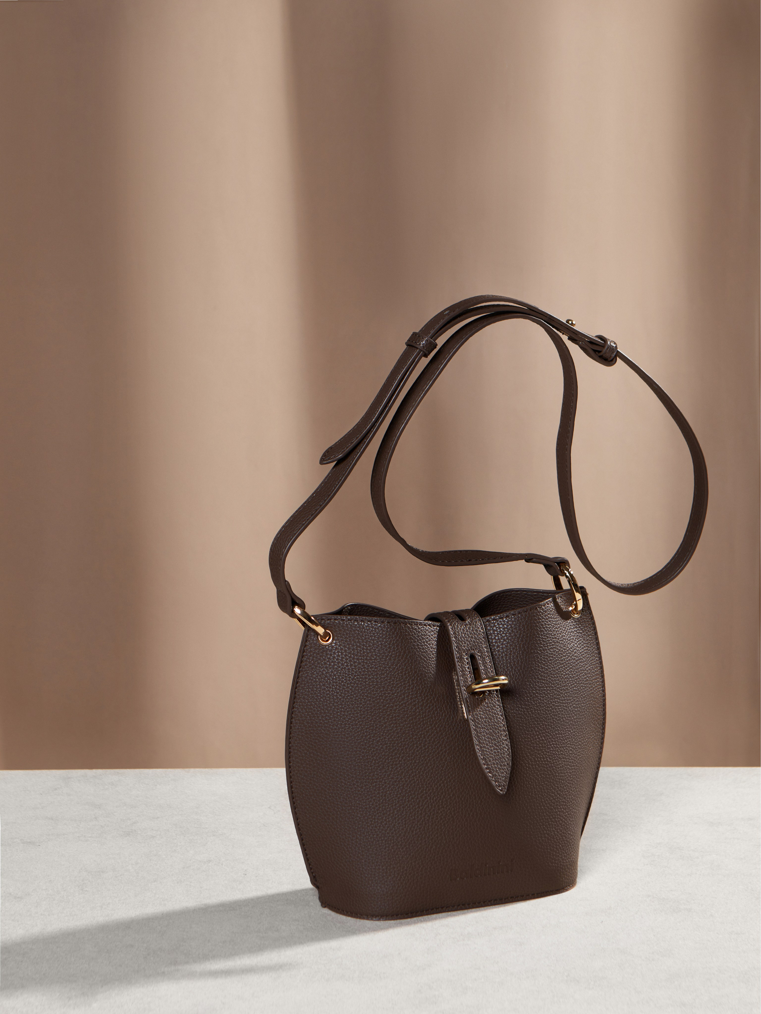 Обувь, сумки. Предметный фотограф в Москве