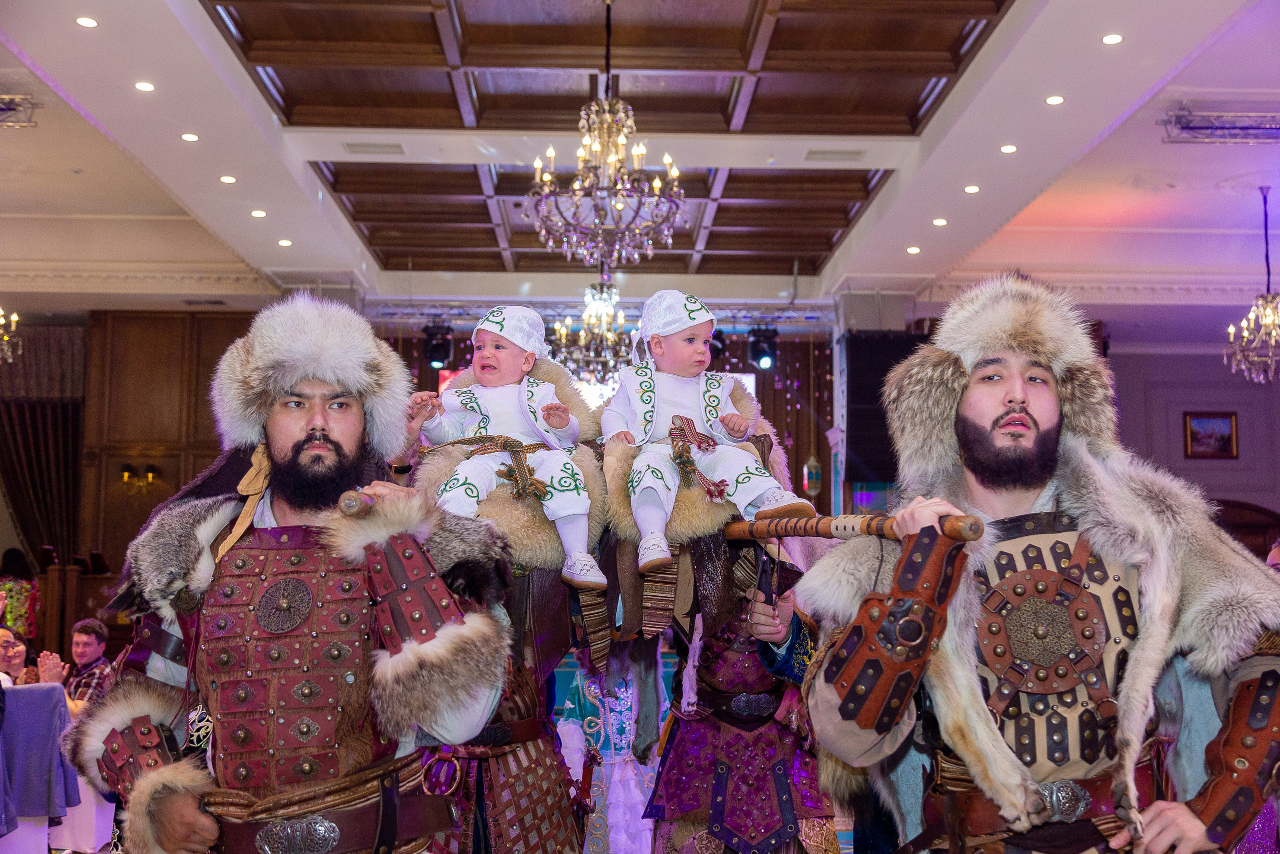 Лео и Давид годик. Свадебный фотограф в Алматы Айгерим Верба