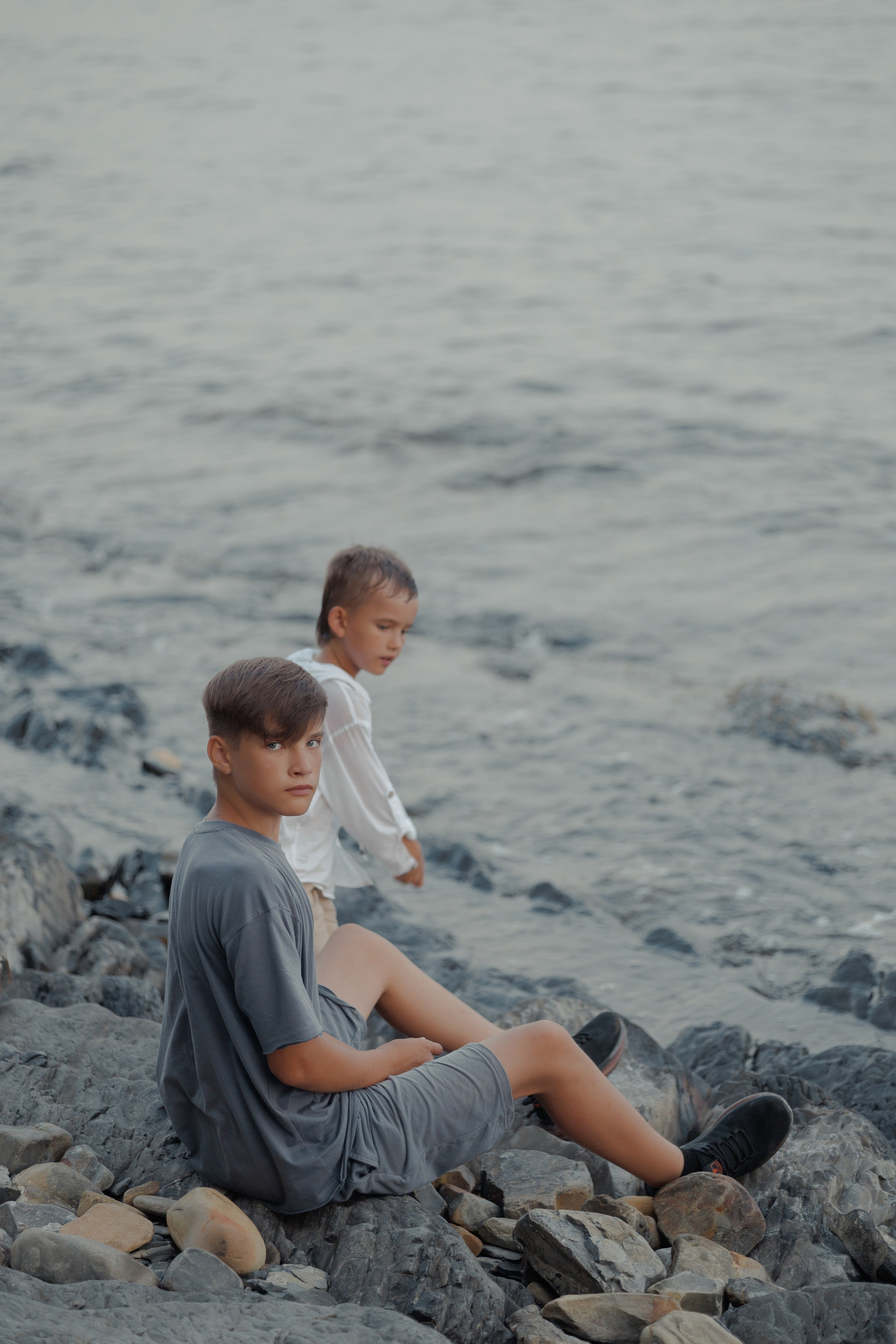 Семейная прогулка на берегу моря. Семейный и портретный фотограф в Геленджике Любовь Бодрова