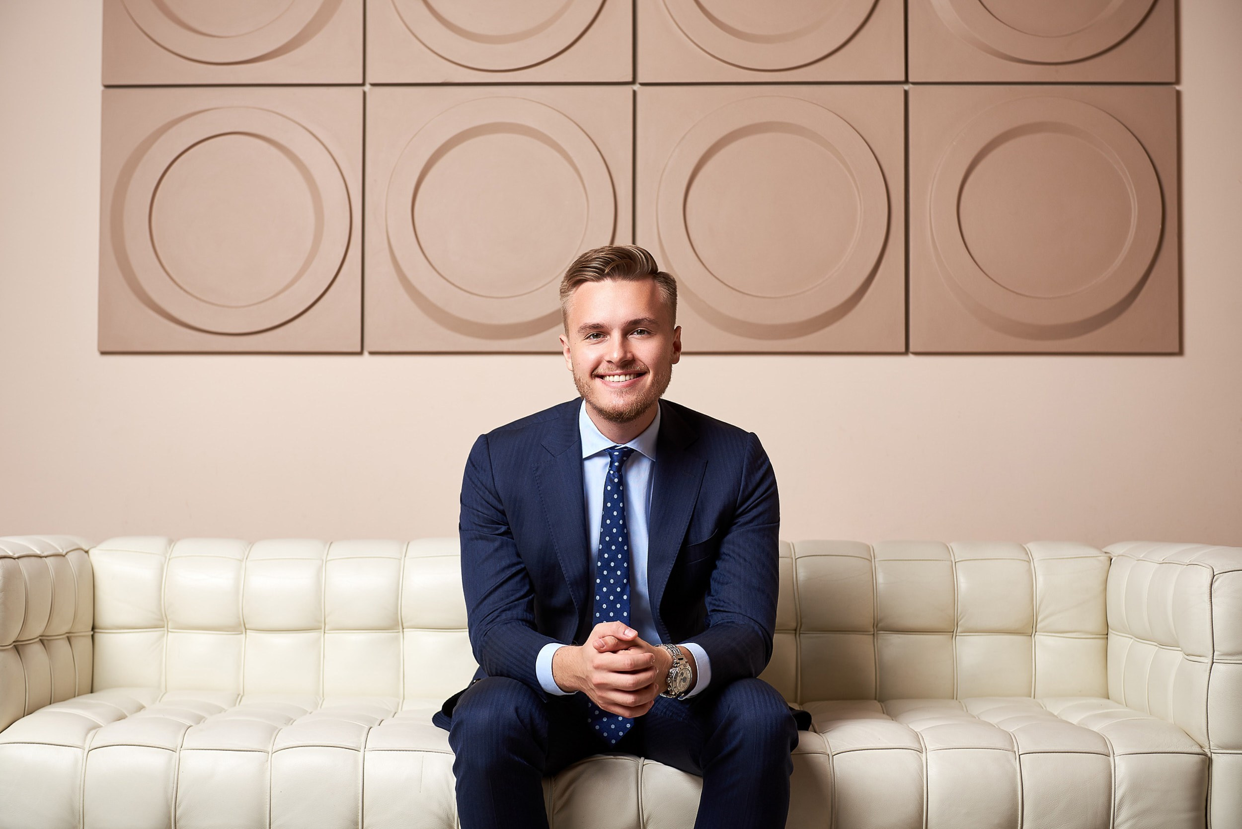 Бизнес-портреты и съемка команд в Москве — в офисе или студии. Герман Лепёхин коммерческий фотограф в Москве: репортаж, портреты, интерьеры, производство