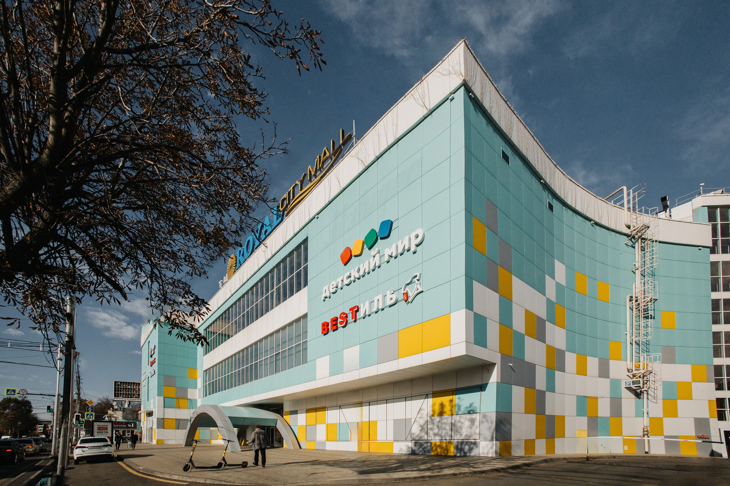 Архитектурная съемка фасада ТЦ Royal. Photographer and videographer for wedding in Italy: Rome, Milan, Venic