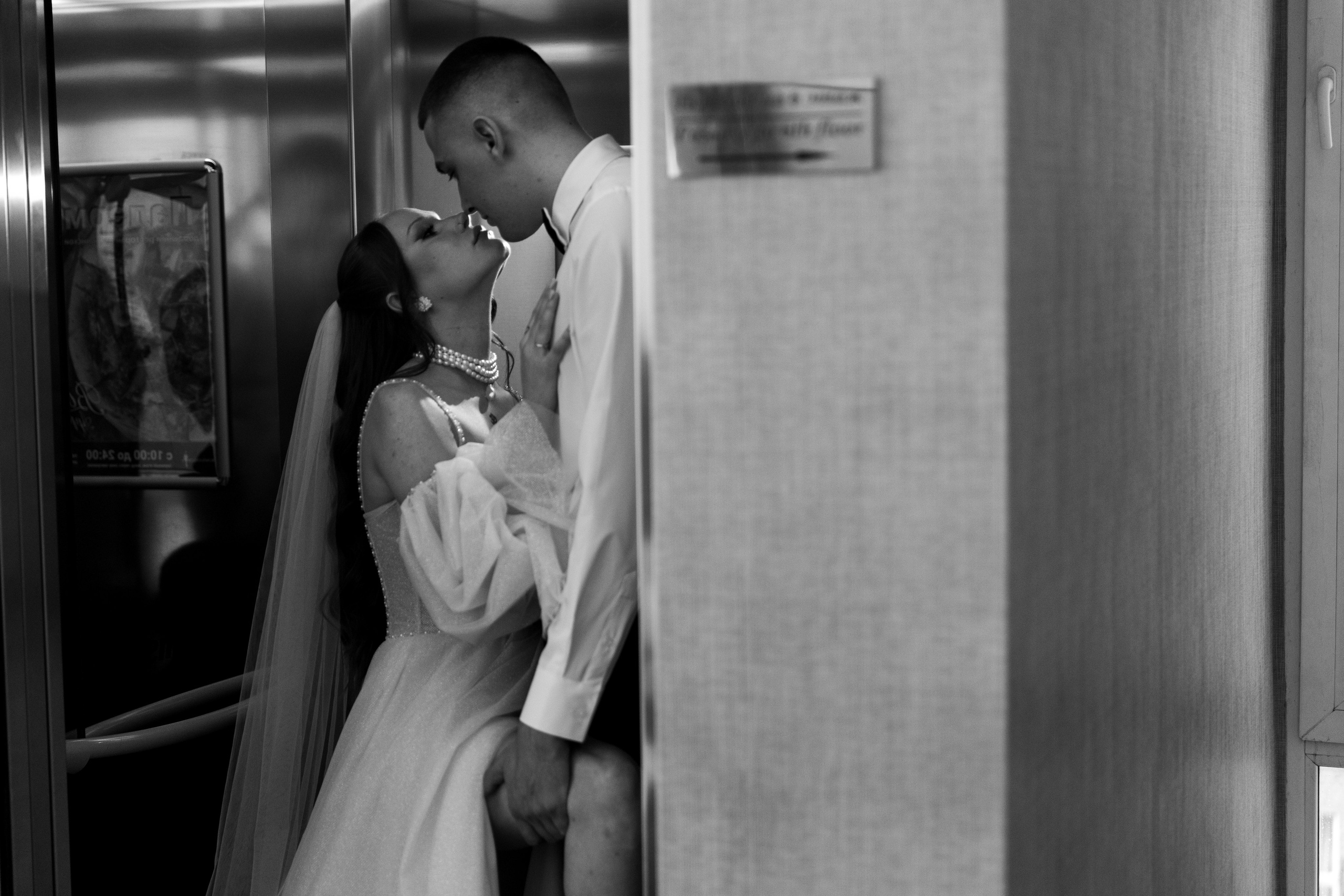 Никита и Виктория сборы и лавстори. Меня зовут Александр Литвинчук и я свадебный фотограф в Саратове