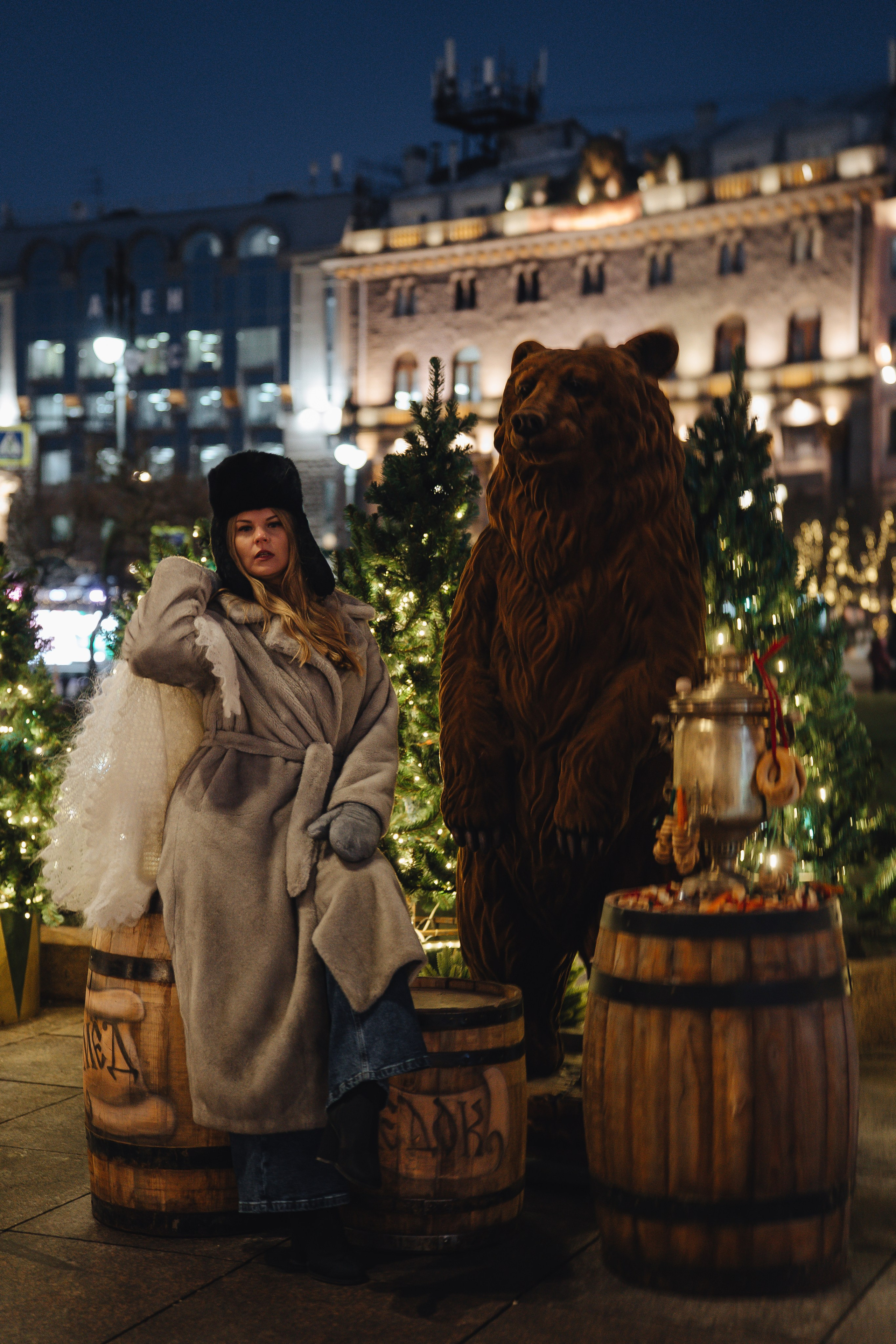 ПРОГУЛКА НА МАНЕЖНОЙ ПЛОЩАДИ ДЛЯ ДЕВУШКИ ПЕРЕД НОВЫМ ГОДОМ (НОВОГОДНЯЯ ФОТОСЕССИИЯ НА МАНЕЖНОЙ ПЛОЩАДИ). Профессиональный фотограф, Санкт-Петербург — Виктория Богомолова