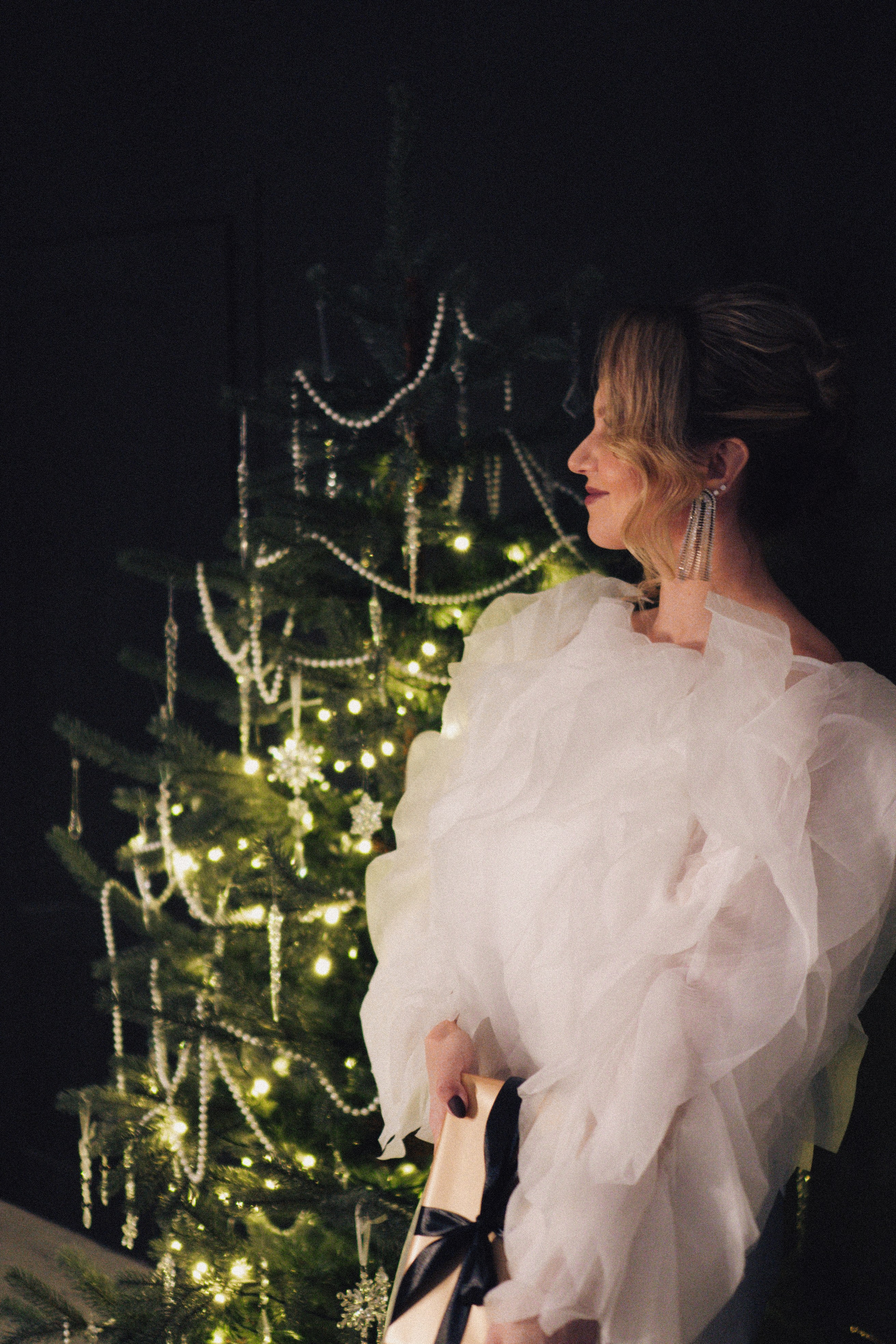 НОВОГОДНЯЯ ФОТОСЕСИИЯ В СТУДИИ ДЛЯ ДЕВУШКИ И ПРОГУЛКА ПО ЧЕРНЫШЕВСКОЙ. Профессиональный фотограф, Санкт-Петербург — Виктория Богомолова