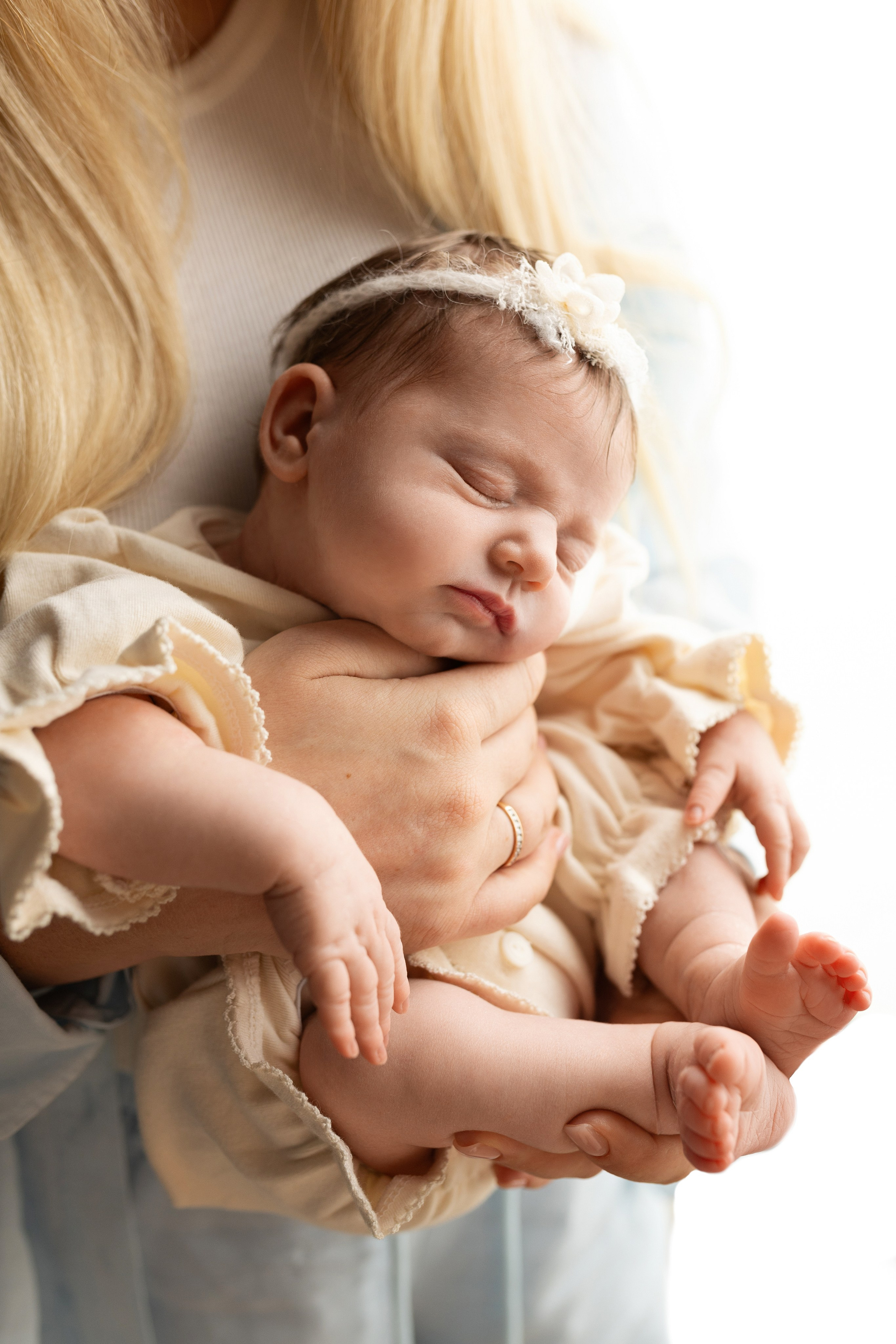 Александра. Лилия Алтухова — фотограф новорожденных в Москве и области