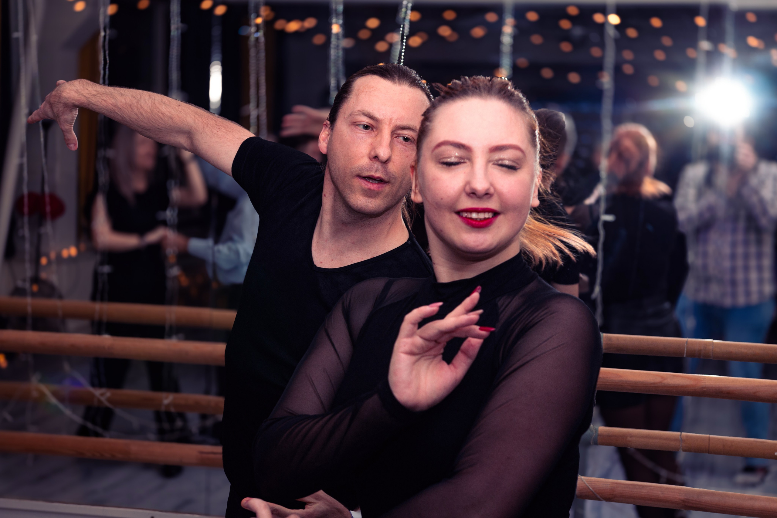 Dance cafe вечеринка