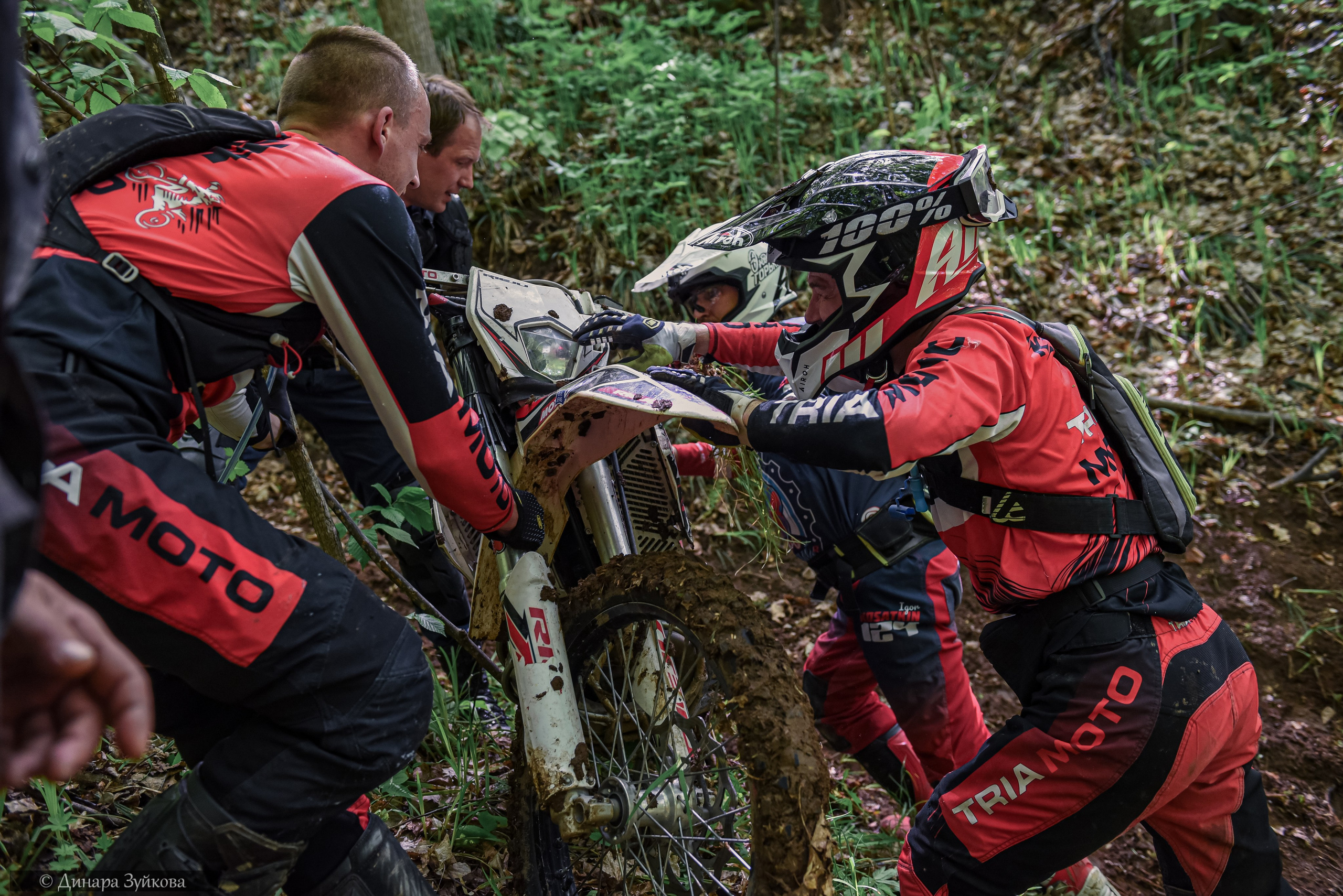 На местности. Каменки. Этап II. Мотофотограф в Нижнем Новгороде Динара Зуйкова