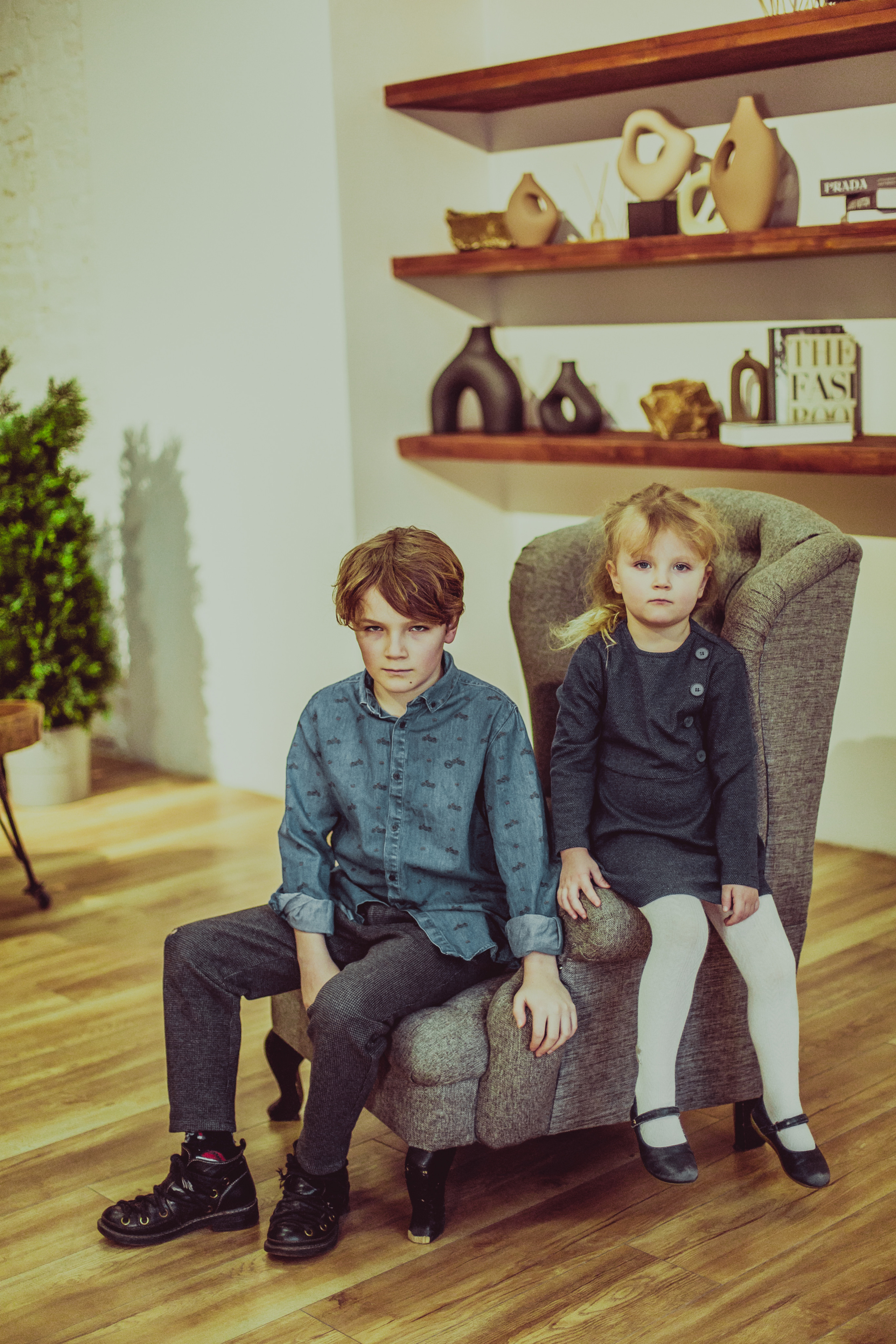 Студийная фотосессия для брата с сестренкой. Детский, свадебный и семейный фотограф Юлия Курбатова, Санкт-Петербург