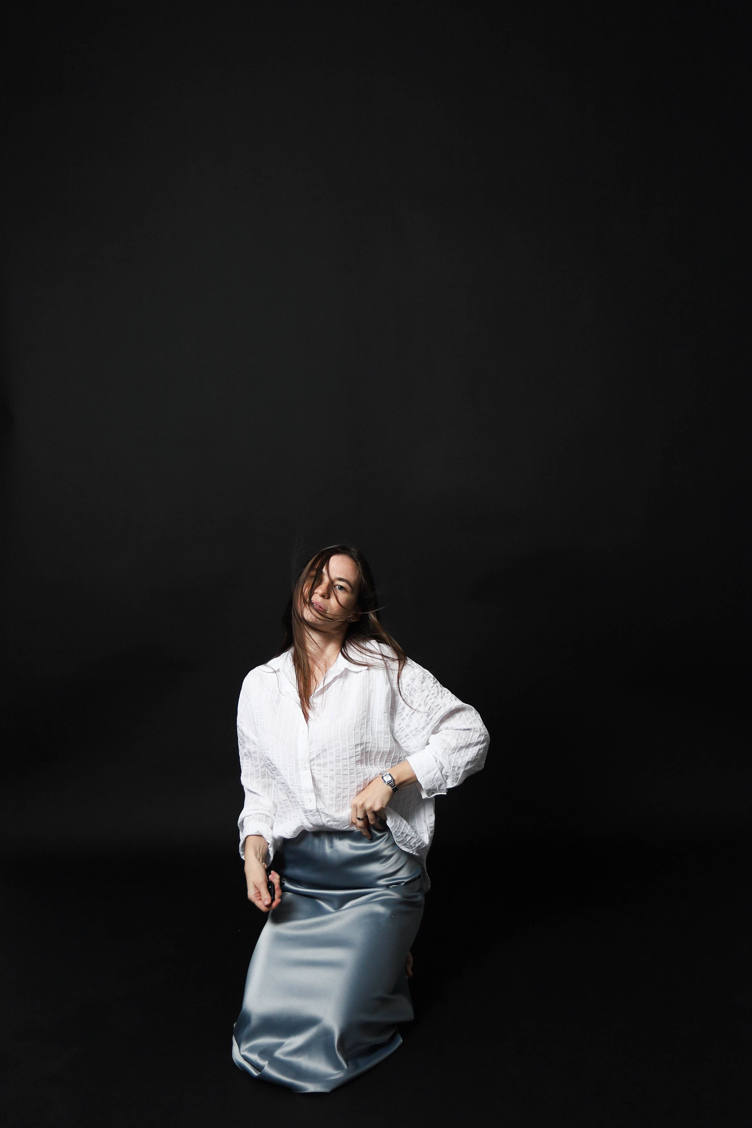 Черный фон цветная. Фотостудия без фотографа в Мозыре «Селфи»