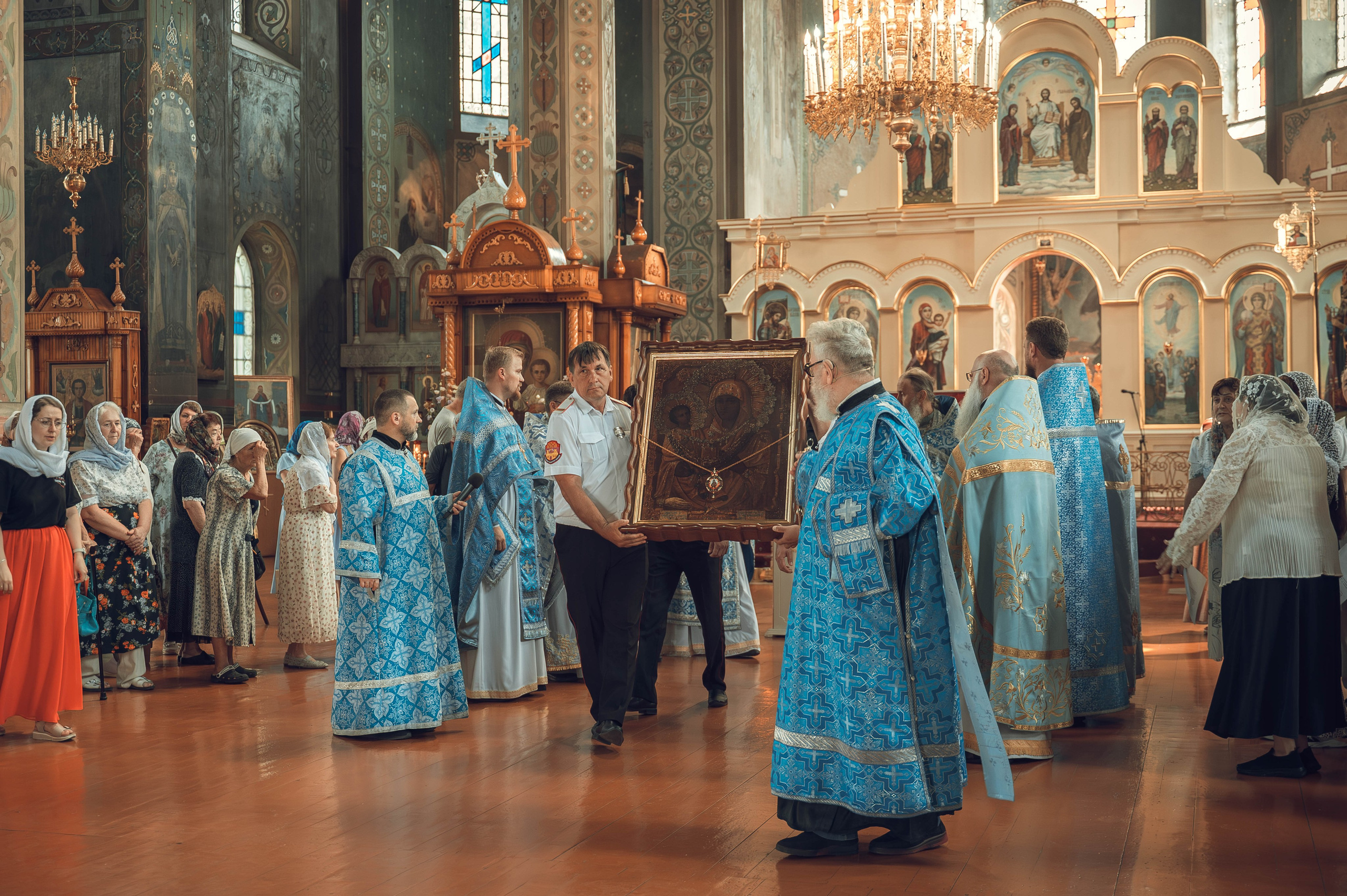 День празднования иконы Божией Матери, именуемой «Троеручица». ФОТОГРАФ НА ТАИНСТВА ВИКТОРИЯ БЕРЕЖНАЯ