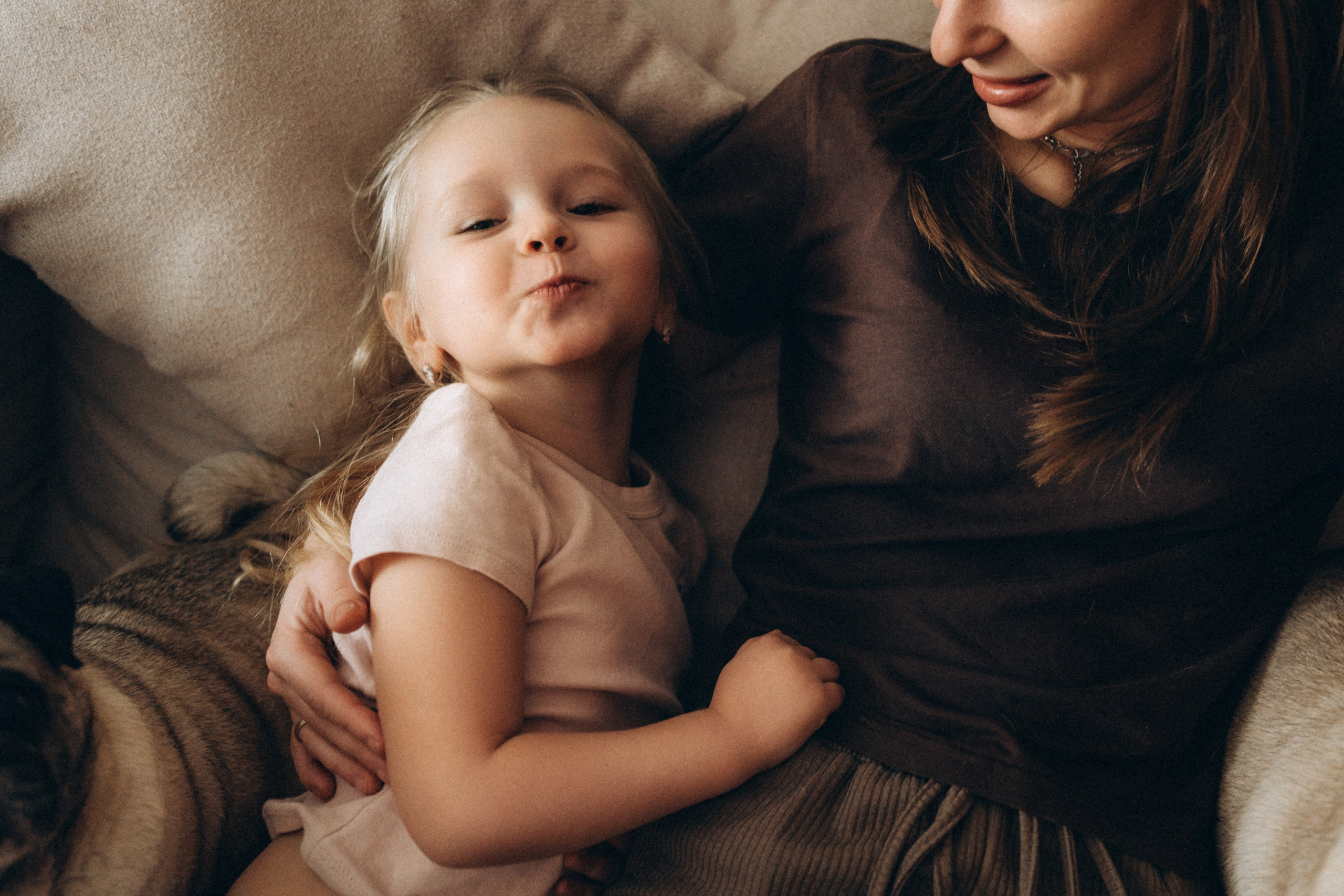 Уютная домашняя фотосессия Любы Димы Веры и Алины. Детский, семейный и ньюборн фотограф в Москве Юлия Шуарт