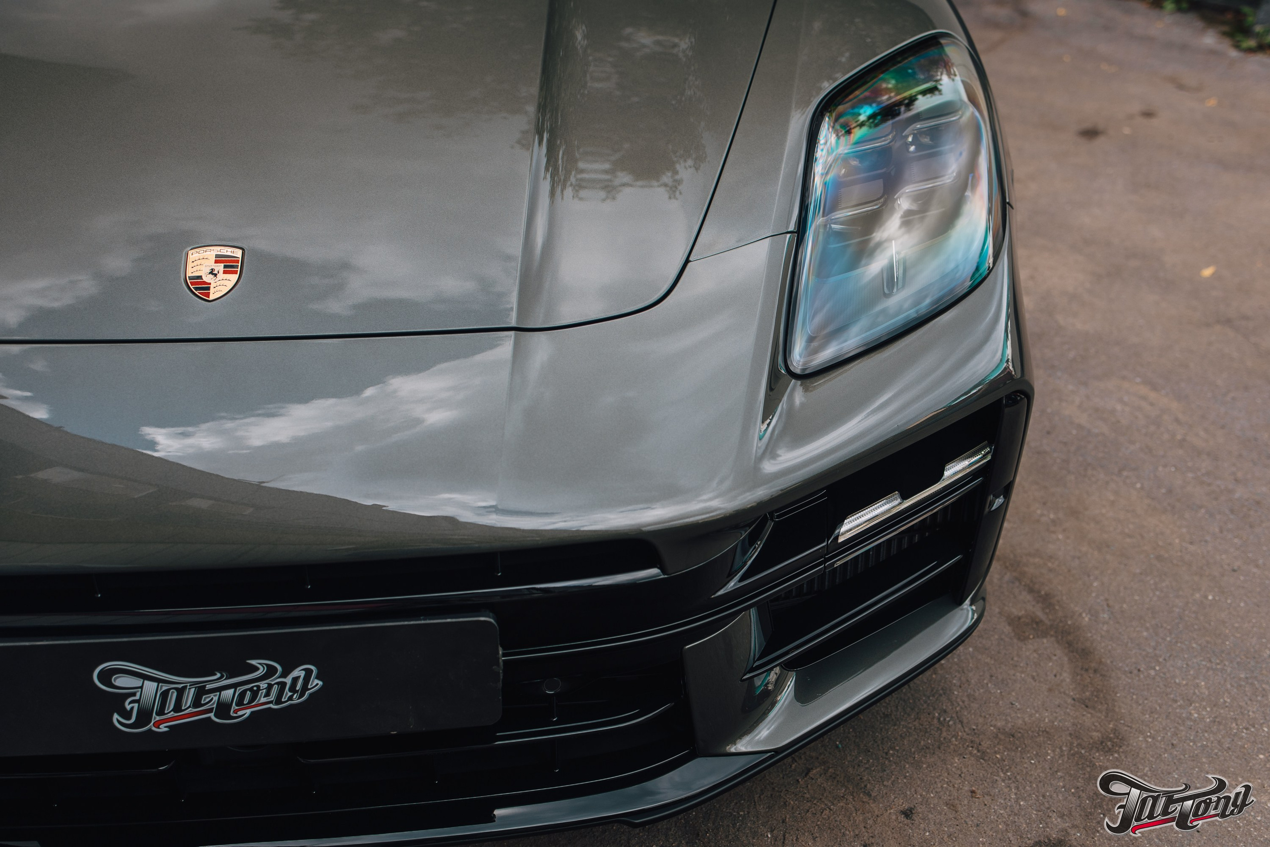 Porsche Panamera GTS оклейка глянецевый полиуретан. DeLorein