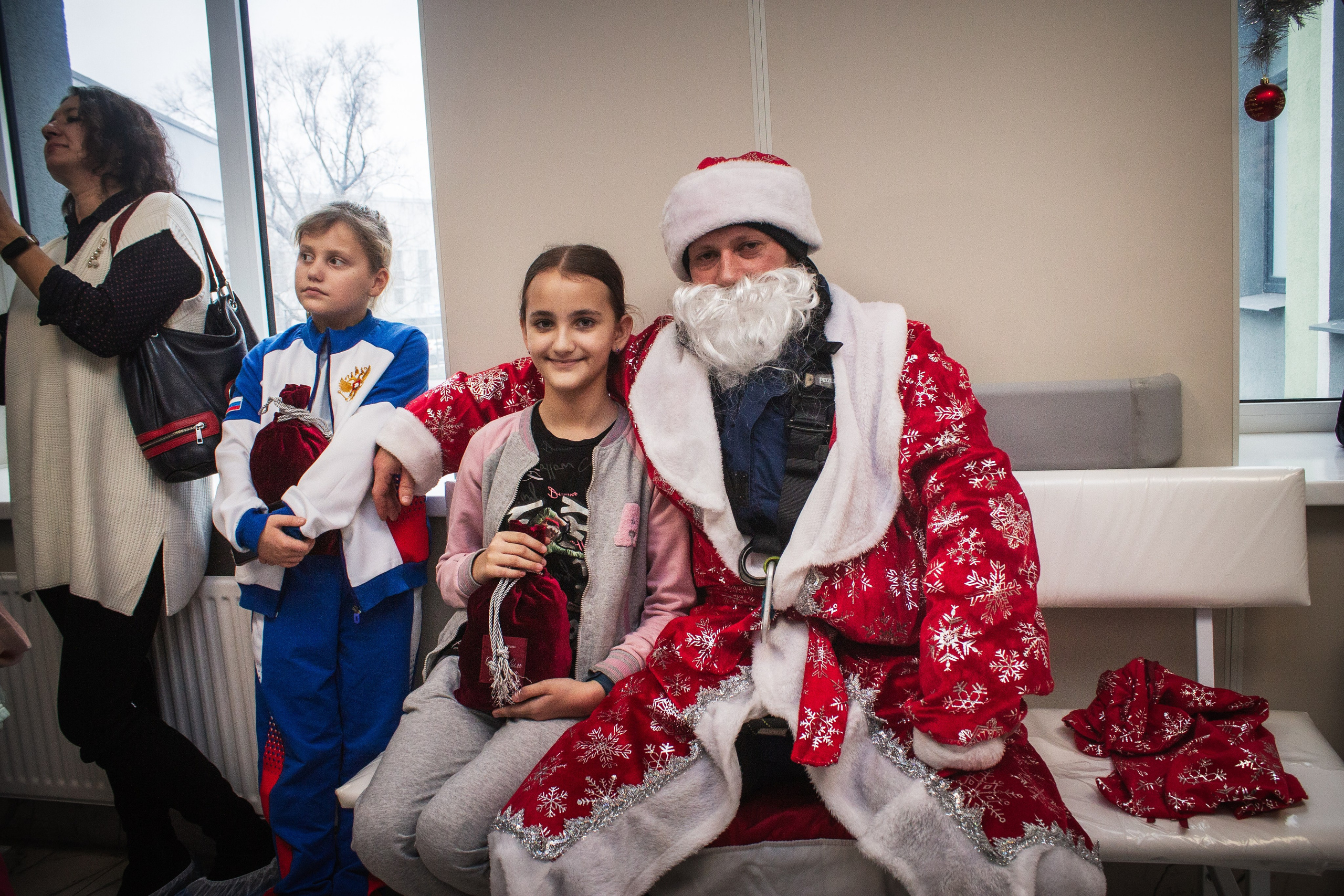ВСКС. Десант Дедов Морозов. Илья Чемис — Фотограф в Мариуполе