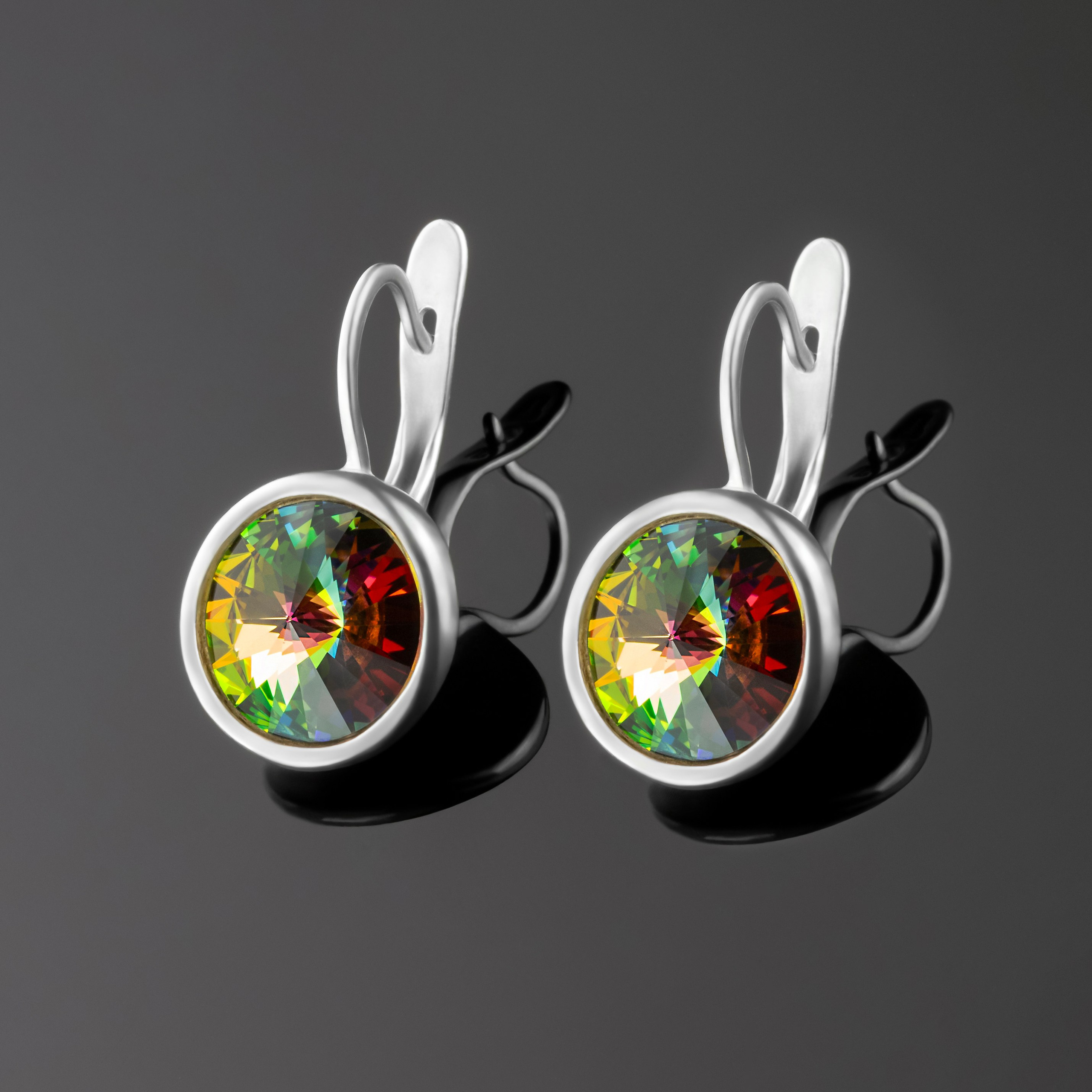 Съемка серебряных серег с кристаллами Swarovski