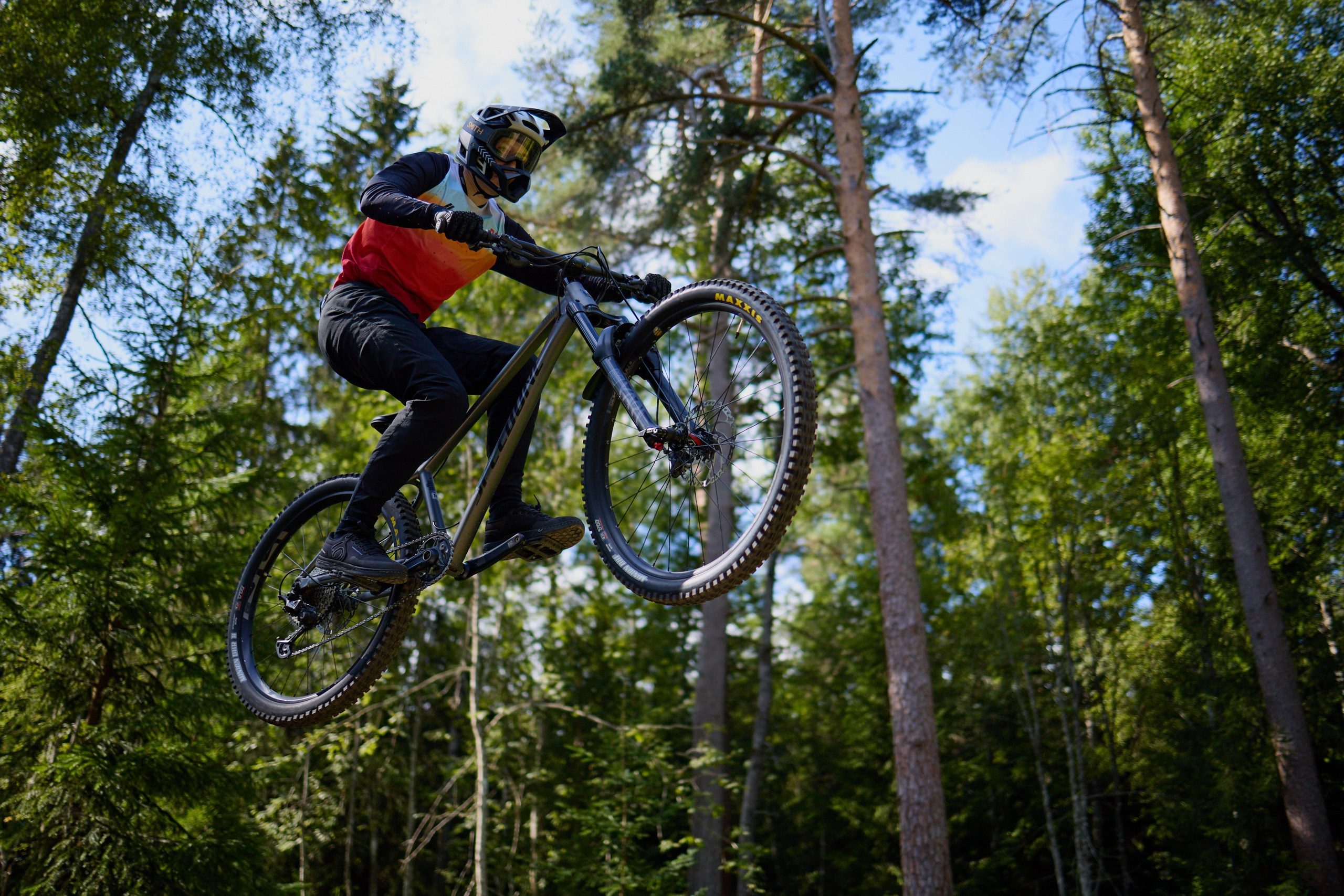 Золотая Долина Тренировка Школы МТБ 2025. Спортивный фотограф в Санкт-Петербурге Илья Vacool