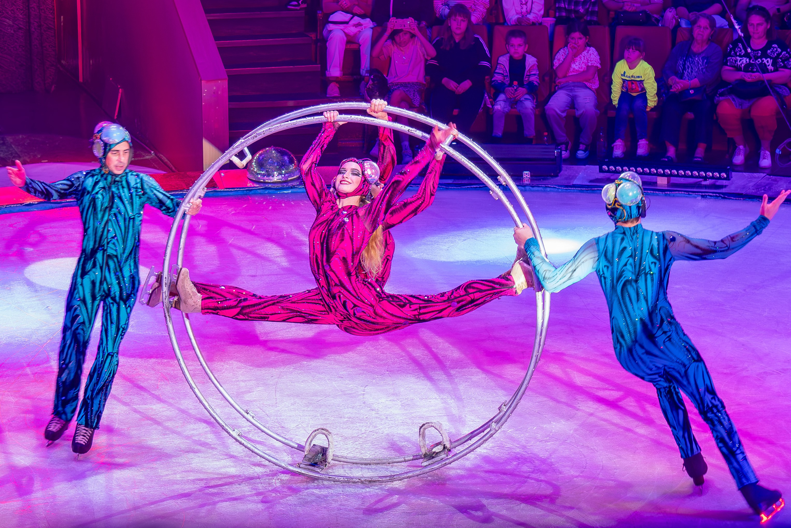 Цирк на льду «Айсберг» в Луганске. Фотограф в РФ и ЛНР Юлия Федосеева