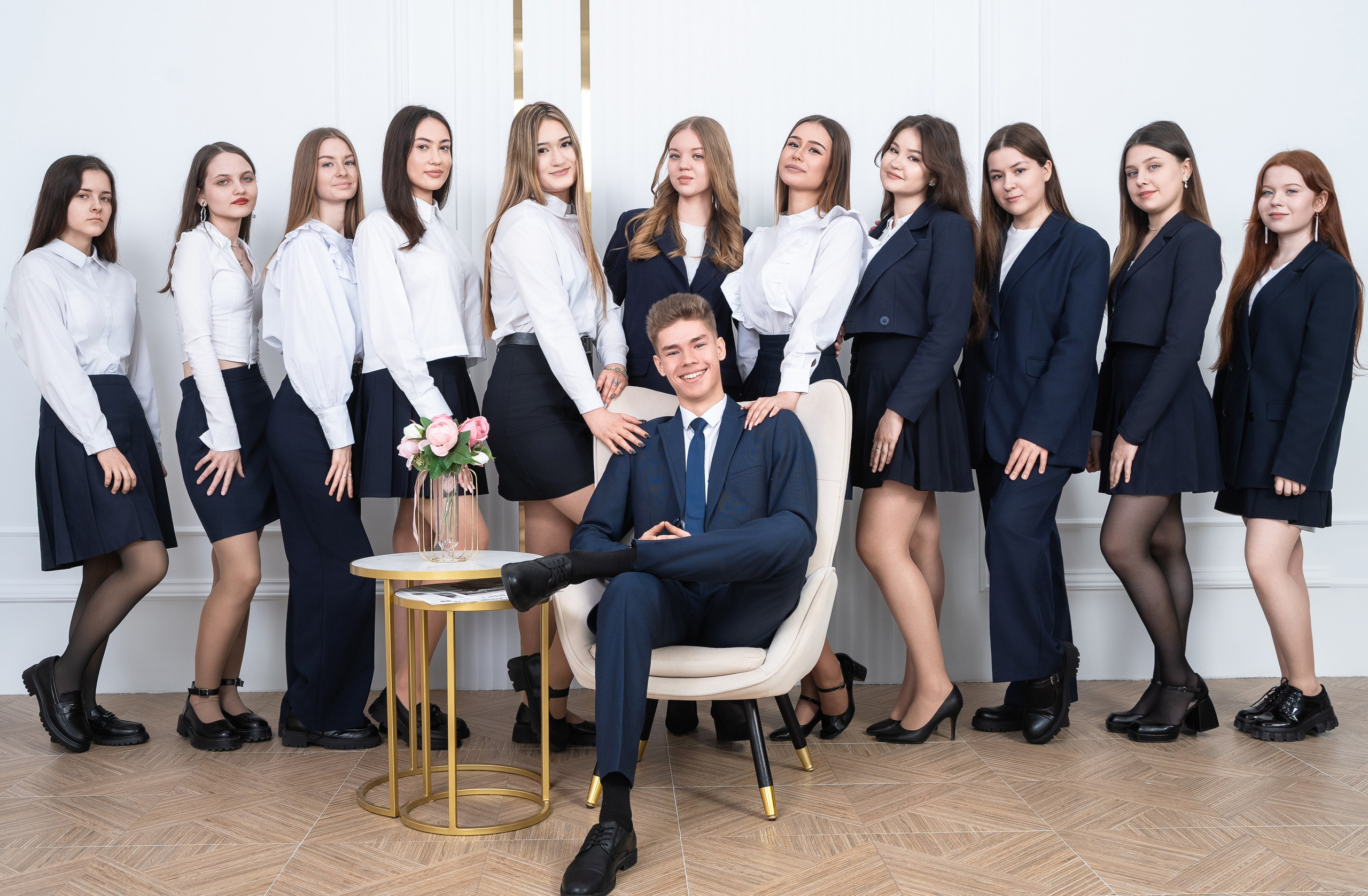 Выпускная фотосессия в фотостудии. Выпускные альбомы Нижнекамск Набережные Челны Фотостудия Небо