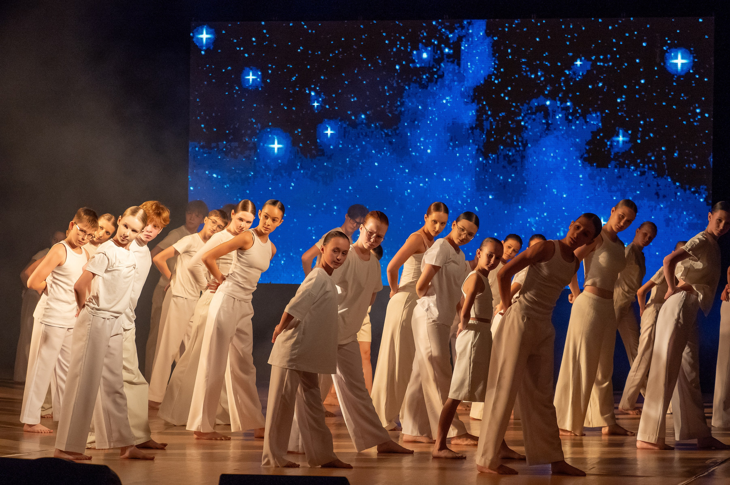 Концерт «Пространные танцы». Репортажный, семейный и детский фотограф в Пензе и Заречном Арина Ермилова. Картины барельеф на заказ