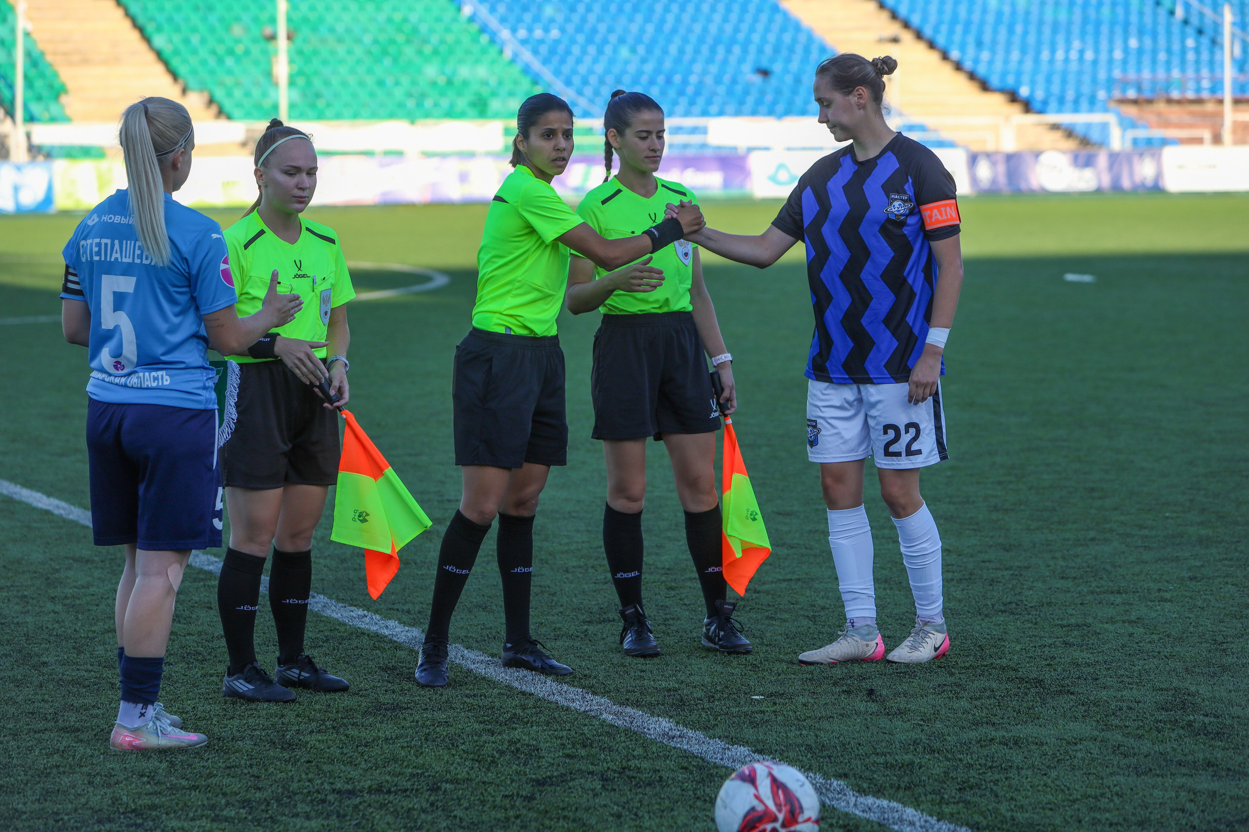 Крылья Советов — Мастер-Сатурн. Молодежная лига по футболу среди женских команд. Спортивный фотограф в Самаре