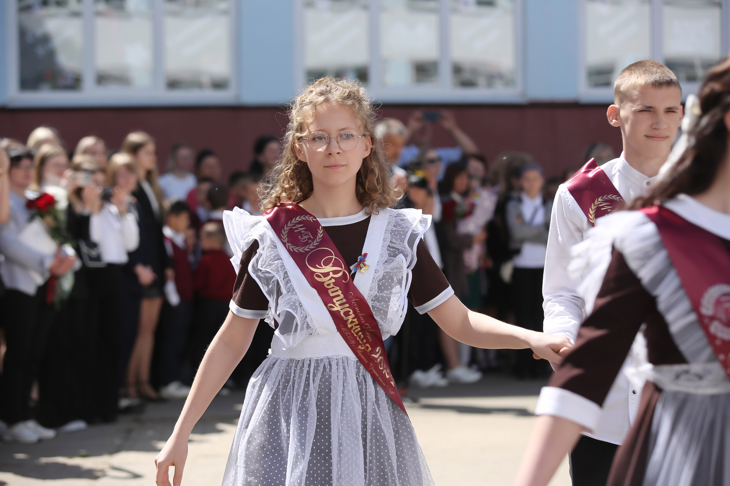 ЛИНЕЙКА «ПОСЛЕДНИЙ ЗВОНОК» 9 ШКОЛА 2024 г МЦЕНСК. ТВОЙ АЛЬБОМ / ТВОИ ПРАВИЛА