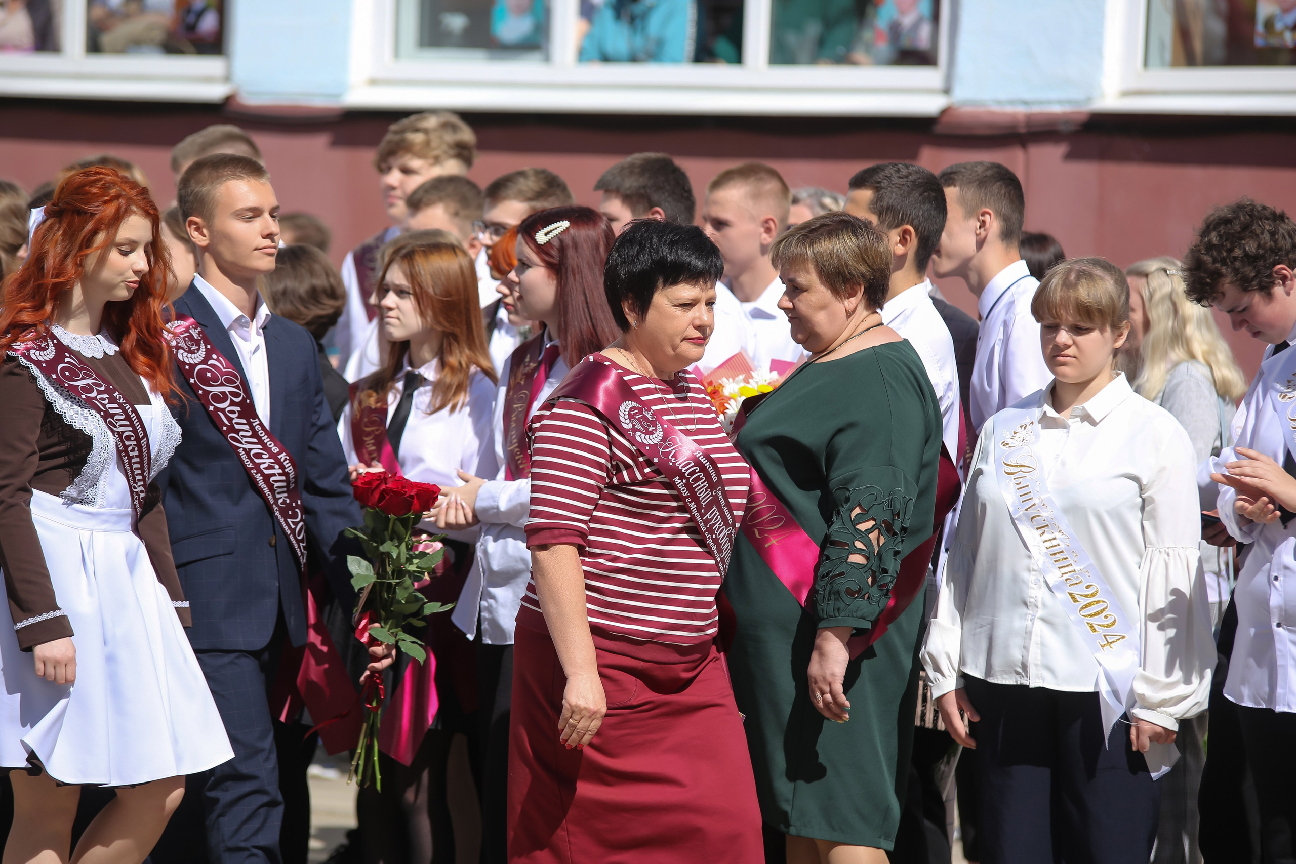 ЛИНЕЙКА «ПОСЛЕДНИЙ ЗВОНОК» 9 ШКОЛА 2024 г МЦЕНСК. ТВОЙ АЛЬБОМ / ТВОИ ПРАВИЛА