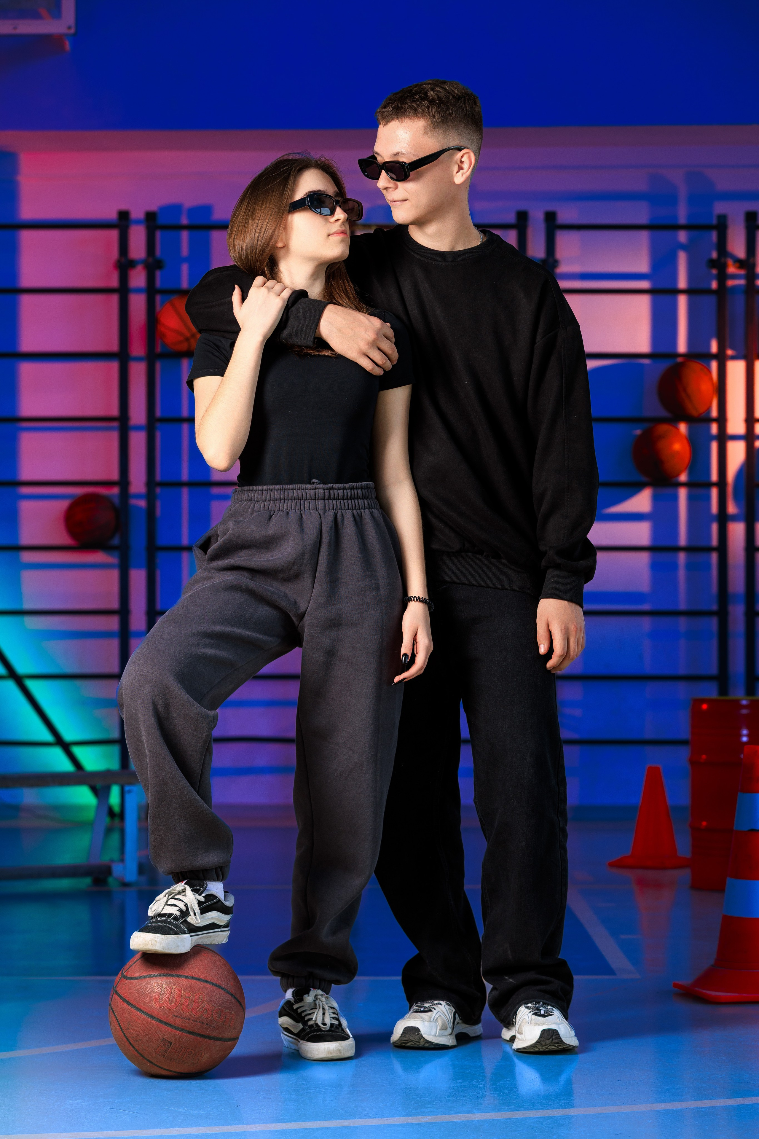 Смотреть фотки в спортзале. Выпускные альбомы Геленджик, Новороссийск, Краснодар, Туапсе