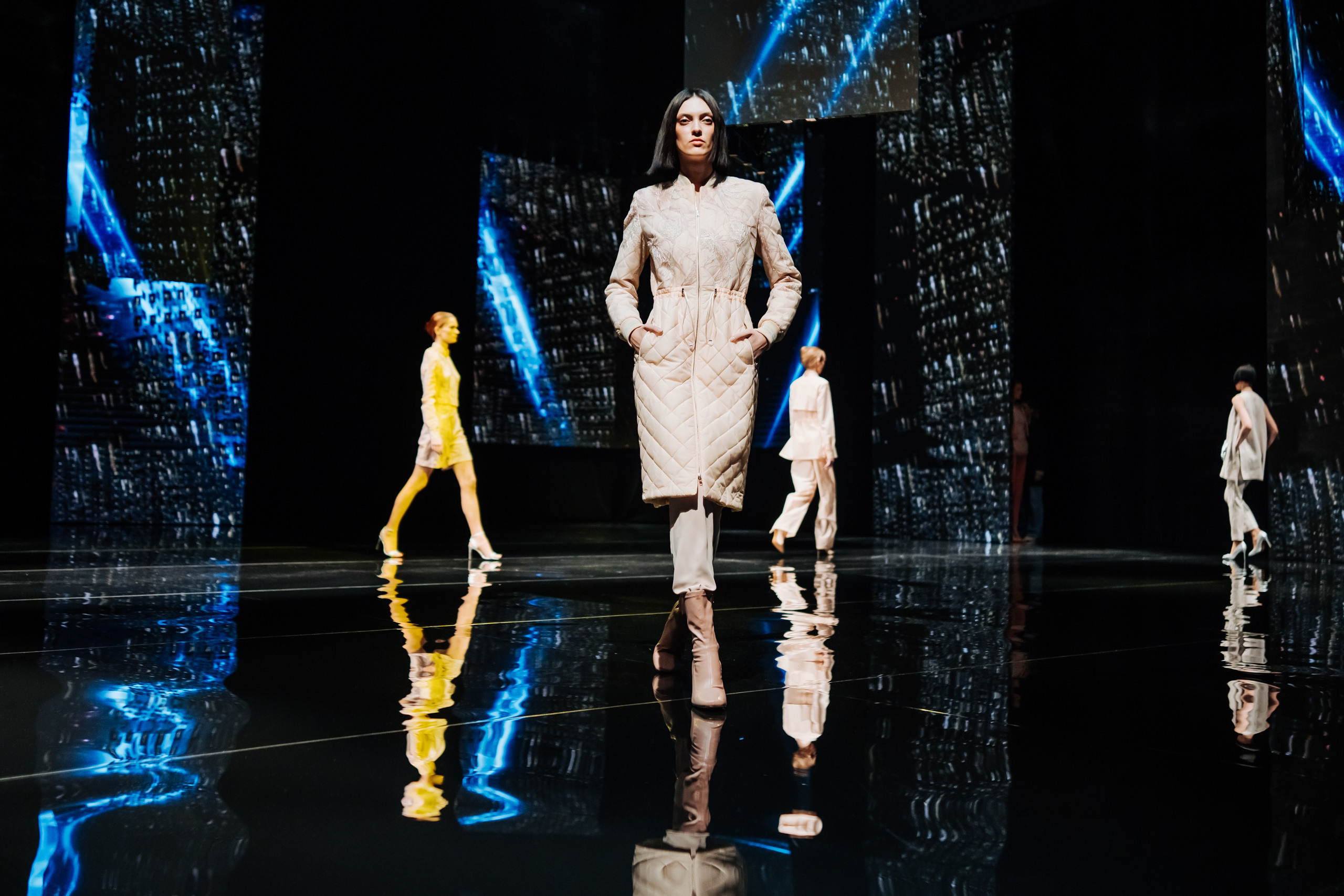 St. Petersburg Fashion Week 2022/2023. Photographer — ERASTOV