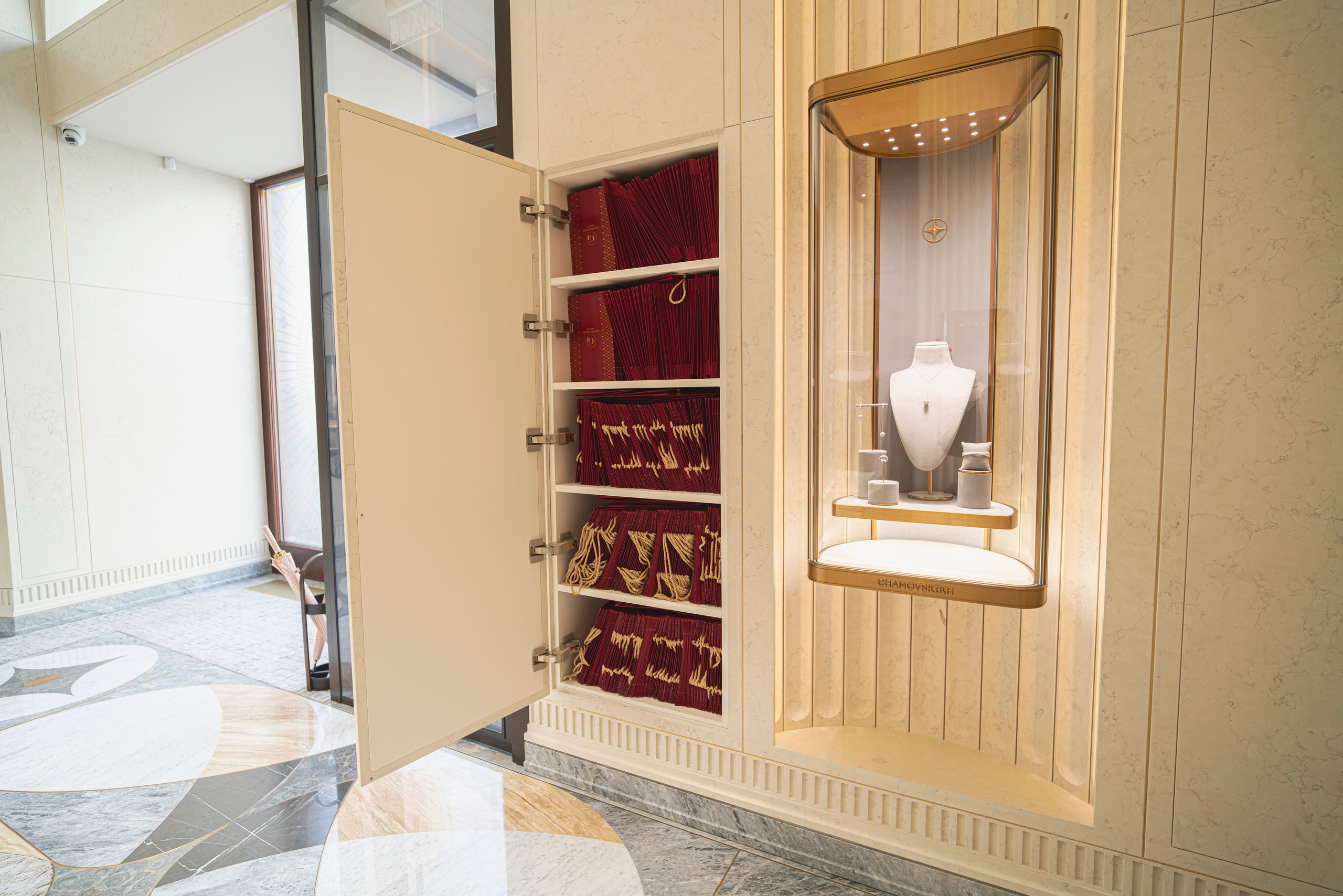 КАМ. Ювелирный дом CHAMOVSКIKH. Видеограф для бизнеса в Санкт-Петербурге — съёмка производств, выставок, B2B