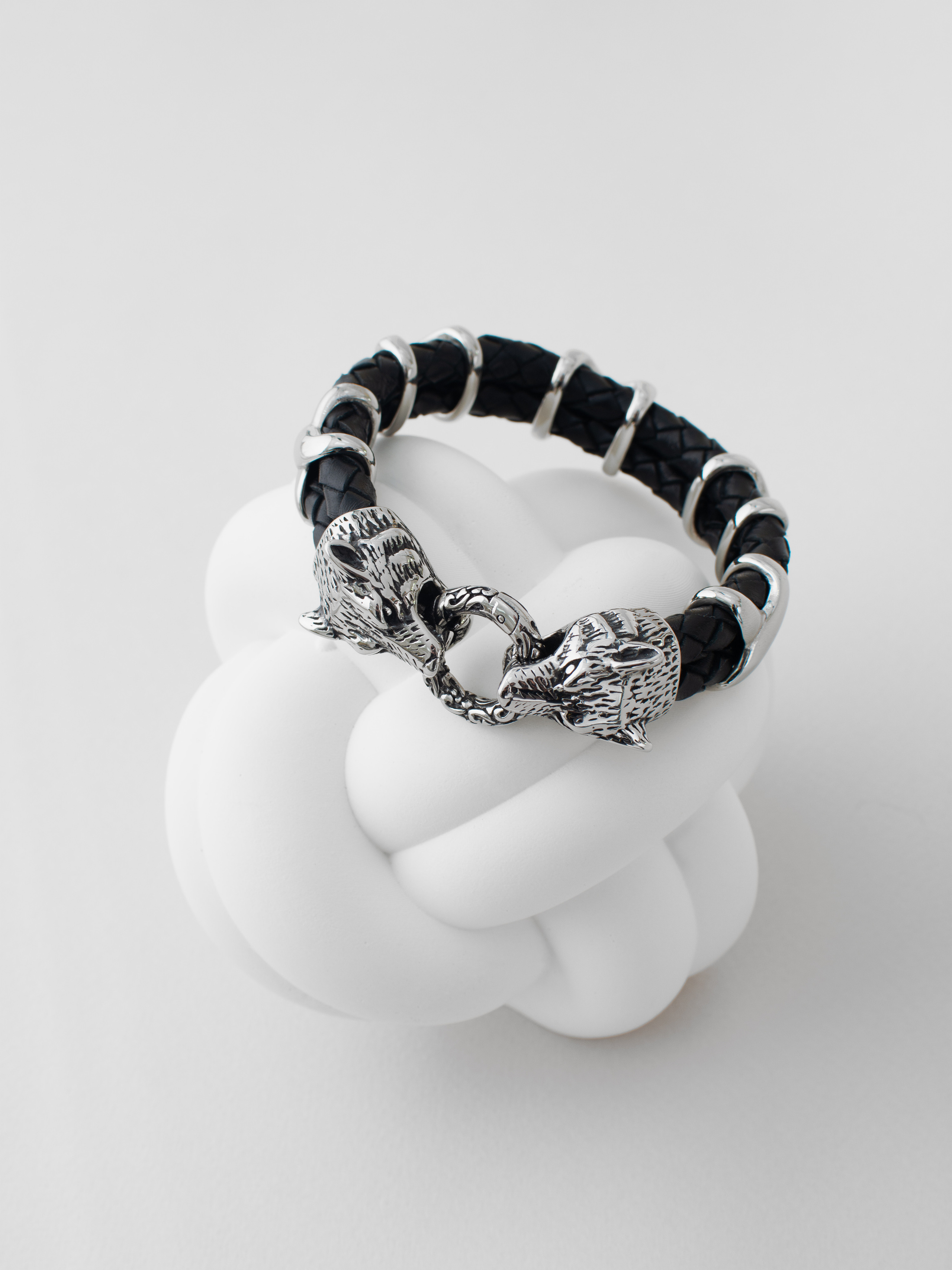 Ювелирный Салон «Сокровища». Предметный фотограф в Москве Софья Боргардт