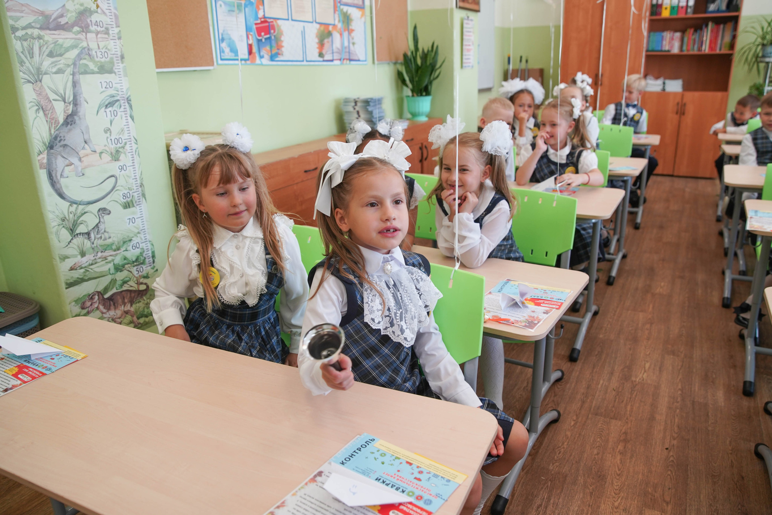 Первый класс линейка, в классе, портреты. Семейный и детский фотограф в Нижнем Новгороде