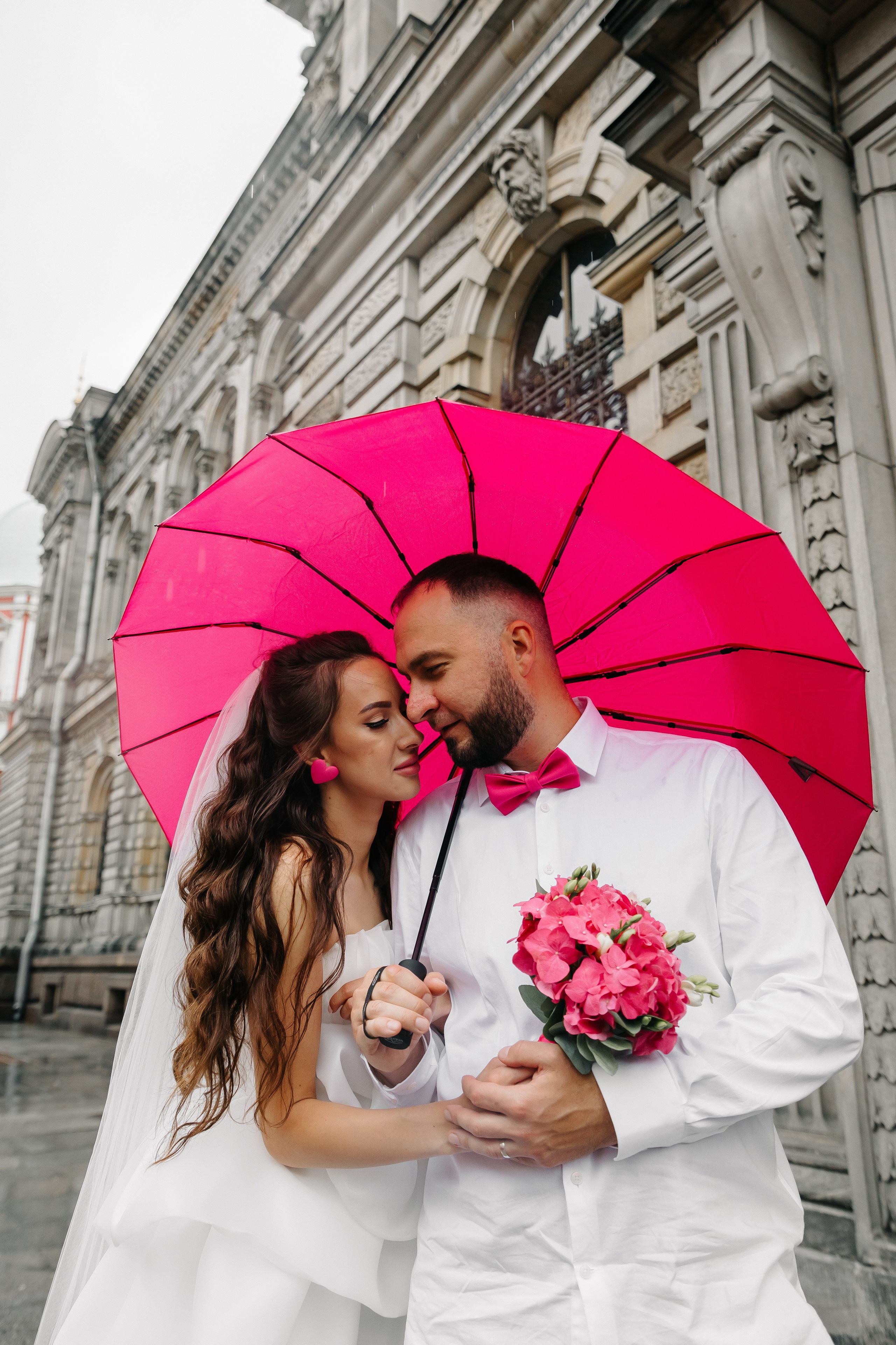 ДВОРЕЦ № 2 | Июль, кабриолет, академия Штиглица. Свадебный фотограф в Санкт-Петербурге Полина Корзухина