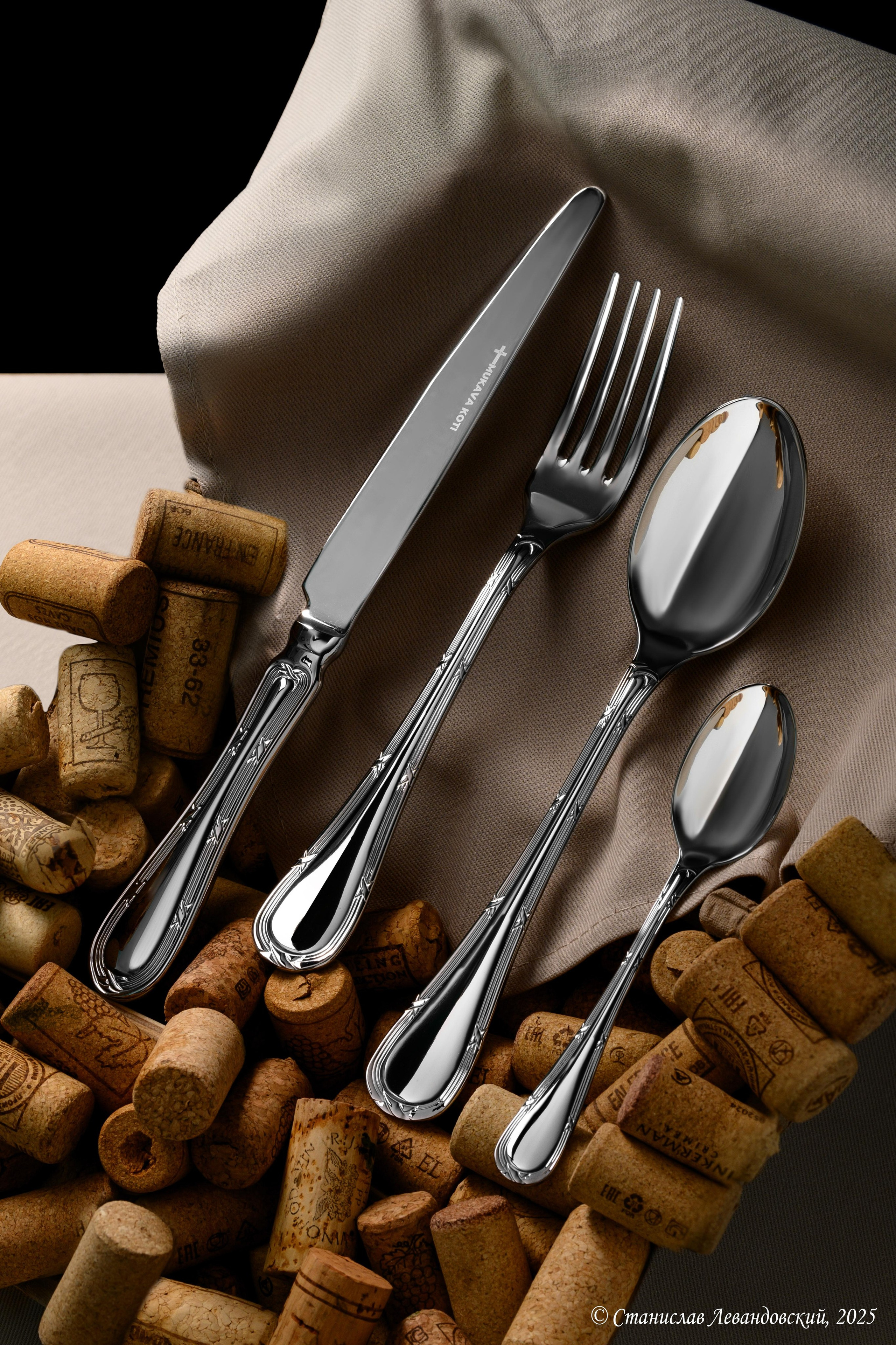 Предметы с глянцевой поверхностью. Предметный фотограф в Москве Станислав Левандовский